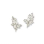 PAIRE DE BOUCLES D'OREILLES EN PLATINE, OR ET DIAMANTS, PAR HARRY WINTSON