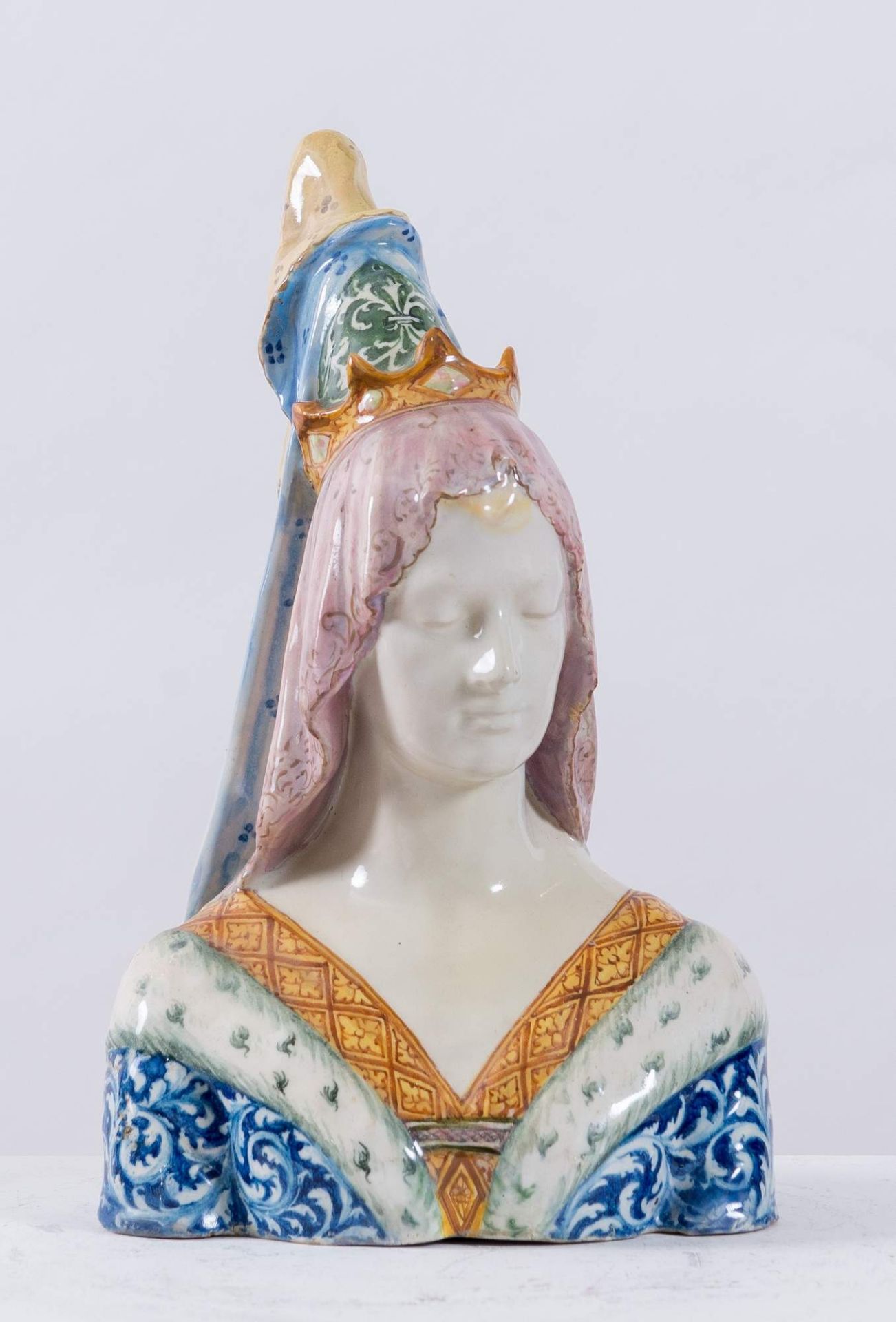 ANGELO MINGHETTI, Bologna, XX secolo. Busto di nobildonna, realizzato in ceramica policroma. Cm