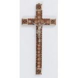 Crocifisso con stazioni della via crucis. Italia settentrionale, XIX secolo. Cm 30,5x15. (difetti