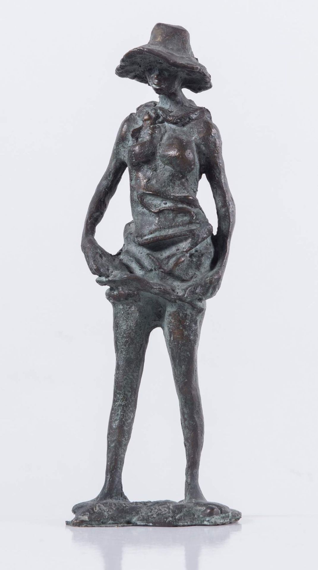 AUGUSTO MURER (Falcade 1922-Padova 1985) “Fanciulla”, 1975. Scultura in bronzo. Cm 32x12. Opera