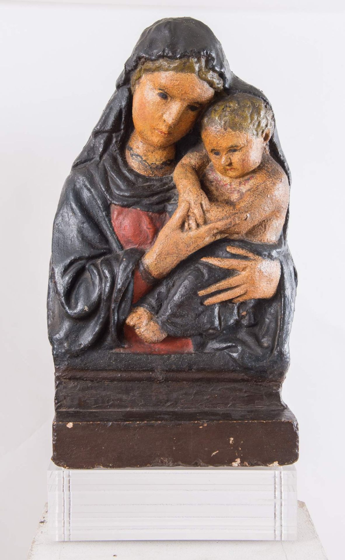 Madonna con Bambino in pietra scolpita policroma. XV/XVI secolo. Vecchia attribuzione alla bottega - Image 2 of 4