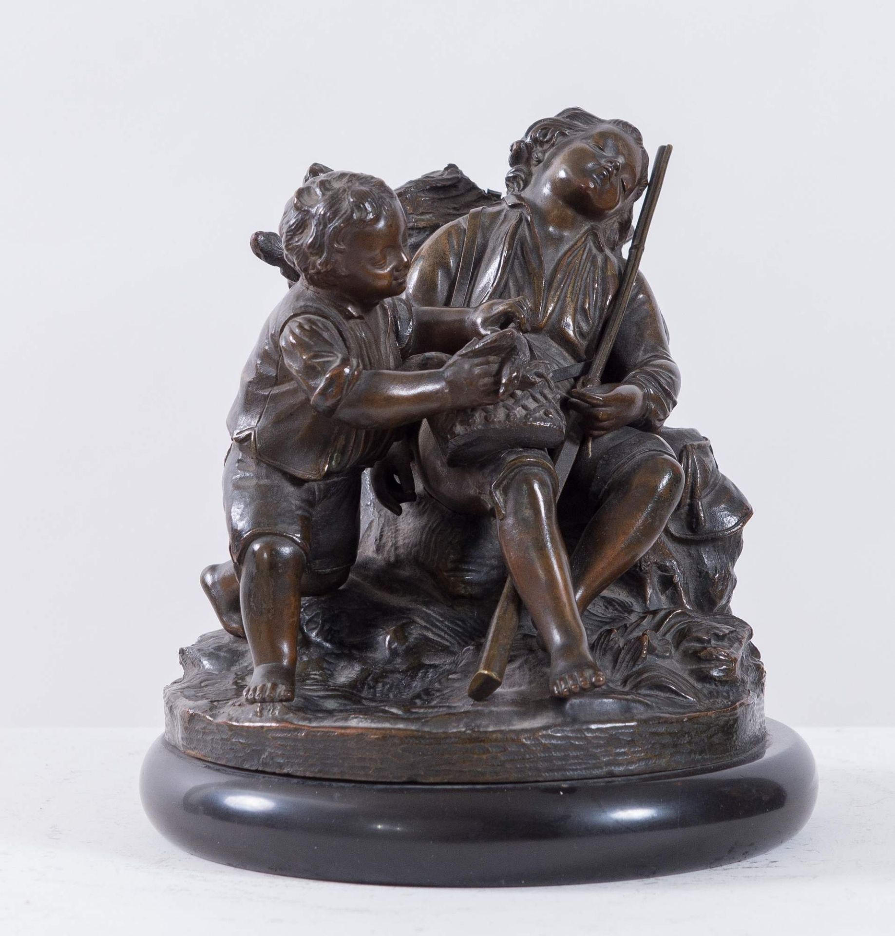 CYPRIEN FRANCOIS VENOT (1808 - 1886) "Cacciatori". Scultura in bronzo. Cm 17x15,5x15. Opera