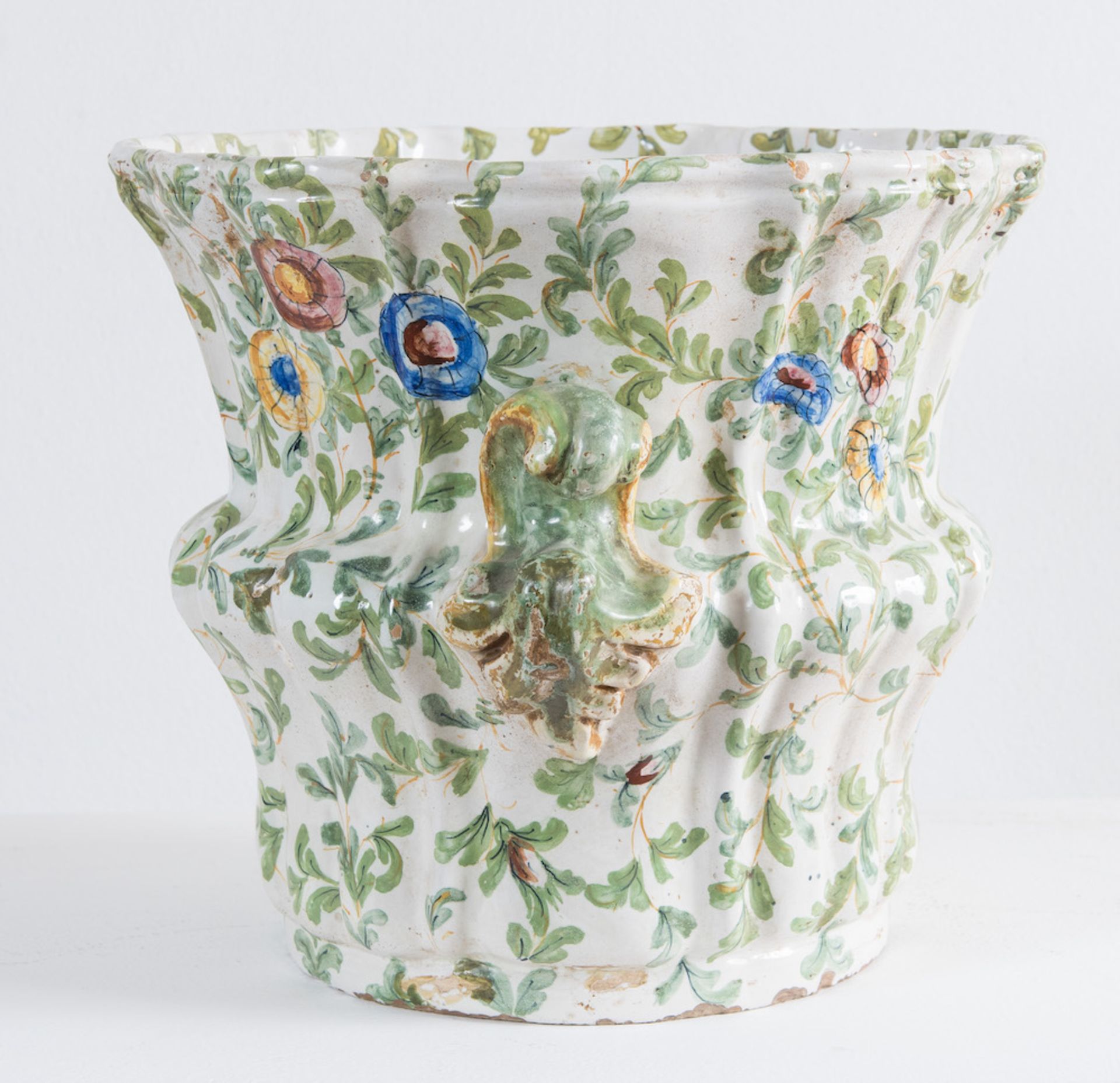 ANGELO MINGHETTI, Bologna, XIX secolo. Importante vaso in ceramica smaltata. Cm 29,5x37x33,5. Sotto  - Bild 2 aus 3