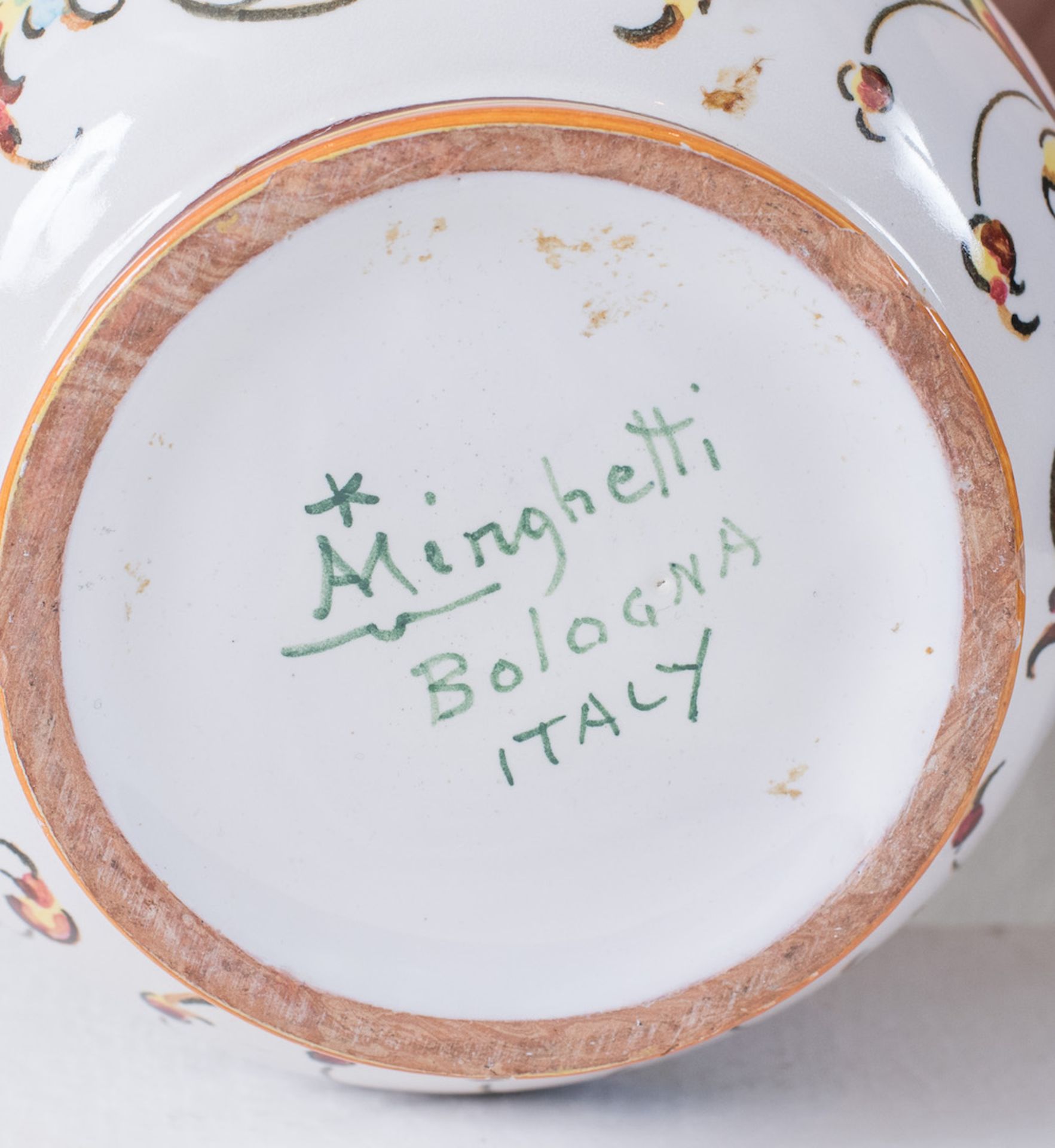 ANGELO MINGHETTI, Bologna, XX secolo. Vaso in porcellana policroma. Cm 20x11x11. - Bild 3 aus 3