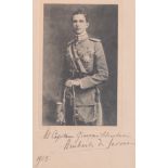 Fotografia in bianco e nero del principe Umberto II di Savoia (1904-1983), con autografo. Cm 35,
