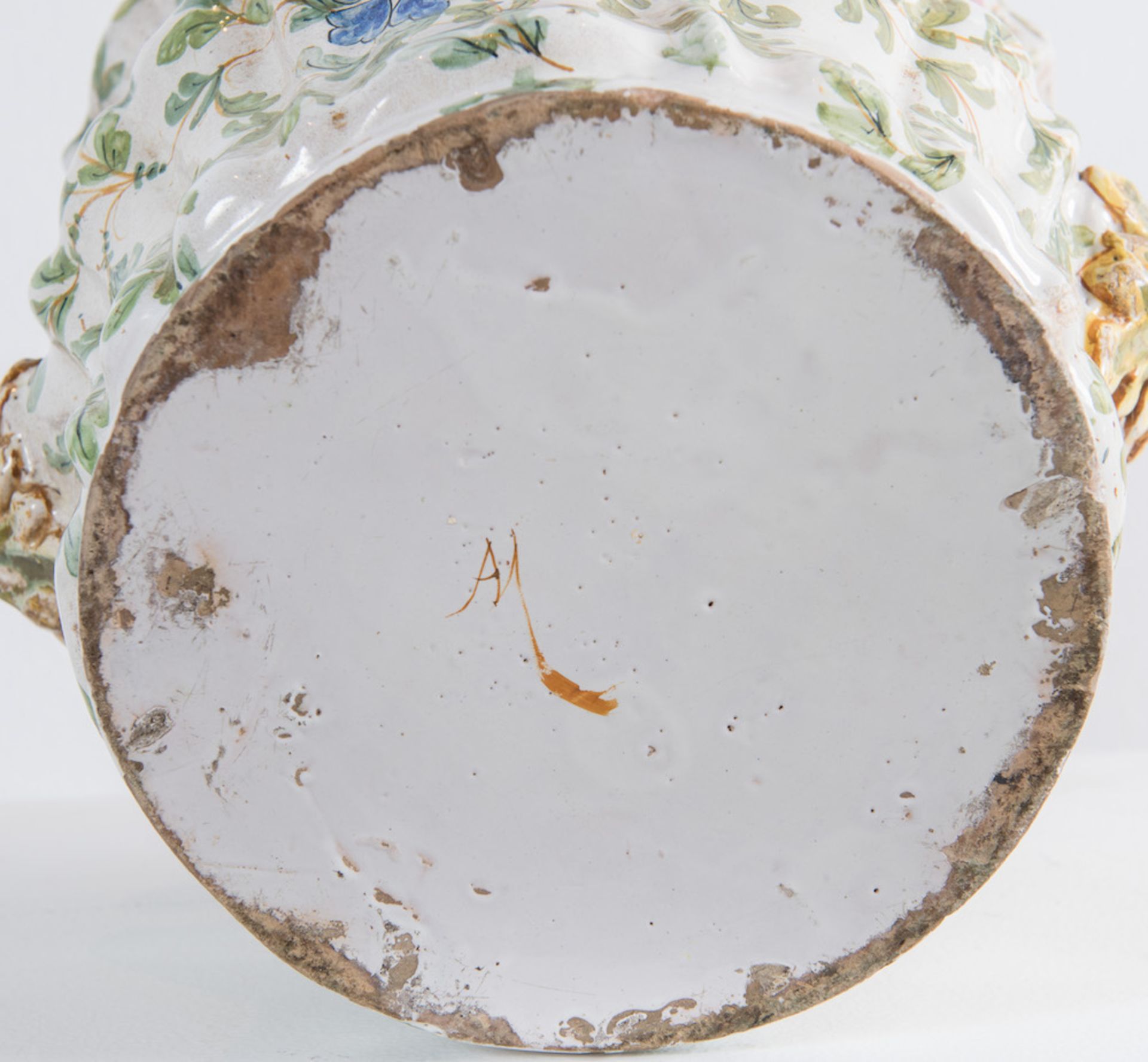 ANGELO MINGHETTI, Bologna, XIX secolo. Importante vaso in ceramica smaltata. Cm 29,5x37x33,5. Sotto  - Bild 3 aus 3