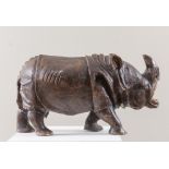 "Rinoceronte", scultura lignea. Fine XIX secolo. Realizzato in legno intagliato e bulinato. Cm