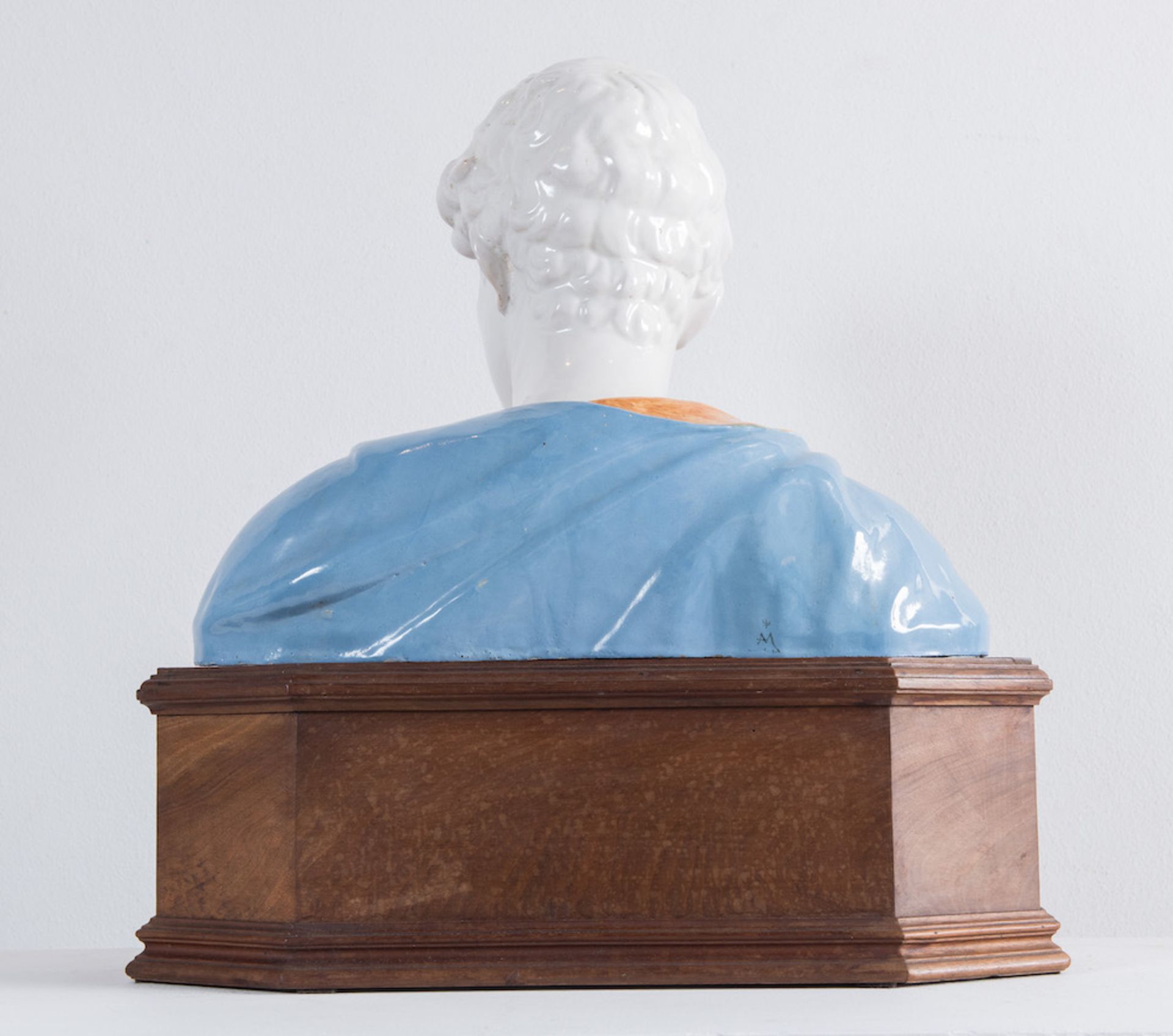 ANGELO MINGHETTI, XX secolo. "Busto maschile". Scultura in ceramica smaltata. Cm 36x44x25,5. Al retr - Bild 3 aus 4