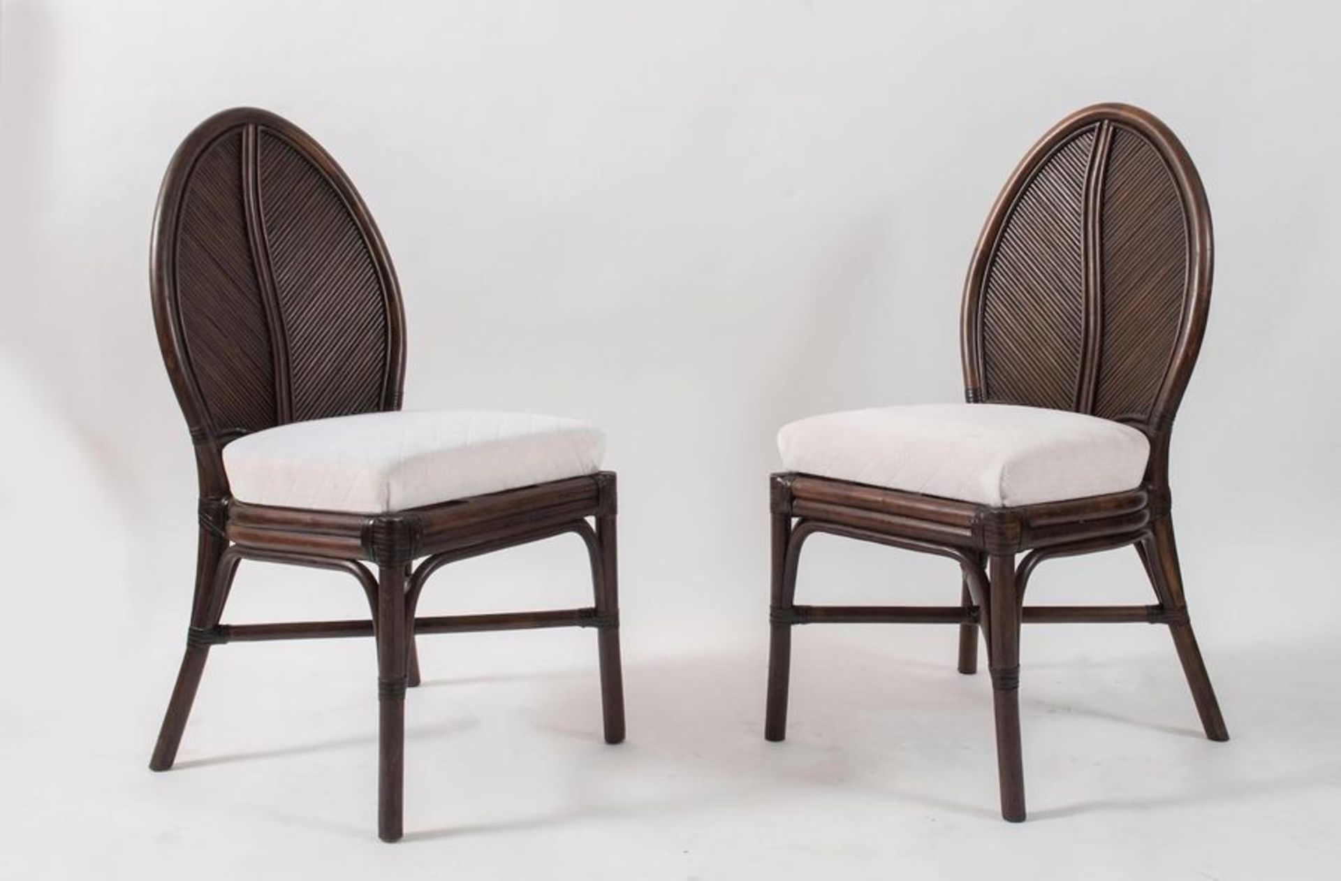 VIVAI DEL SUD, attr. Coppia di sedie in bamboo curvato e canna d’india e tessuto. Prod. Italia, 1970