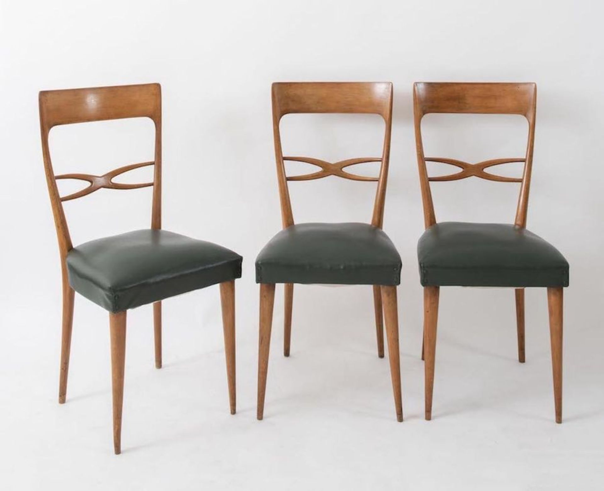 MELCHIORRE BEGA, attr. Sei sedie in legno con rivestimento in pelle. Prod. Italia, 1960 ca. Cm 95x42 - Image 2 of 3