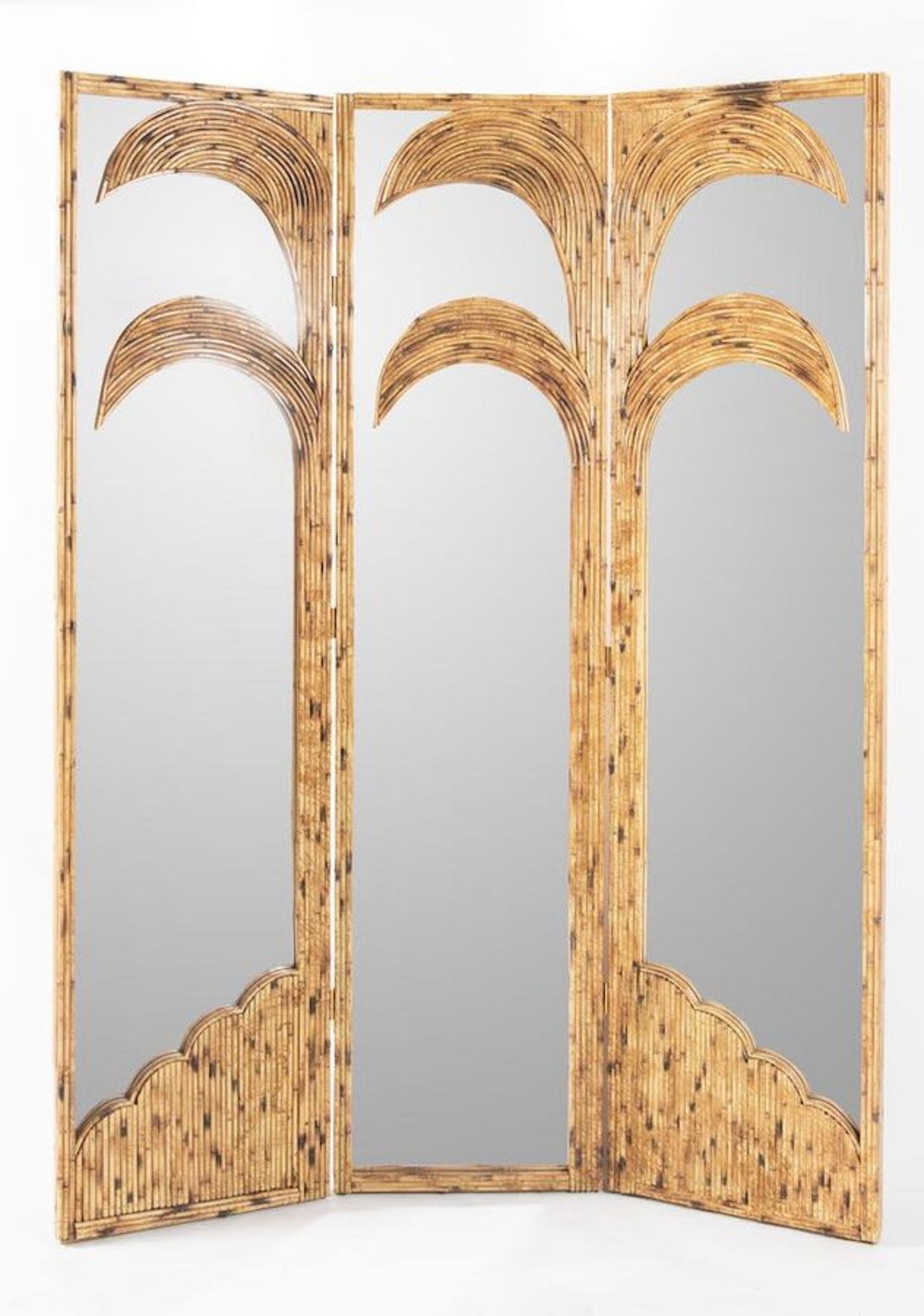 VIVAI DEL SUD, attr. Paravento in bamboo e canna d’india con specchi. Prod. Italia, 1970 ca. Cm 215x