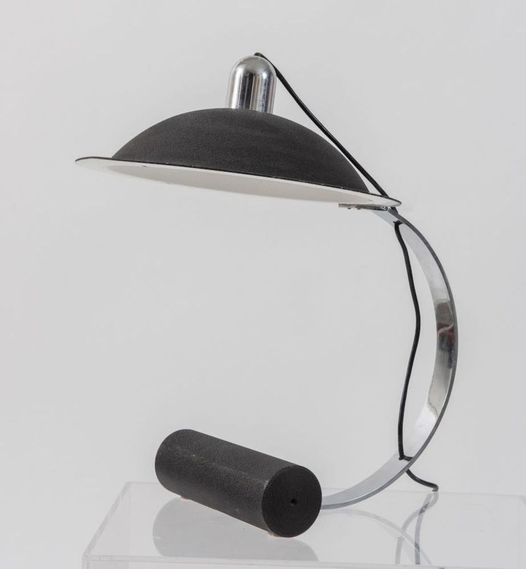 LAMPERTI Lampada da tavolo in acciaio cromato e alluminio verniciato. Prod. Lamperti, Italia, 1970 c