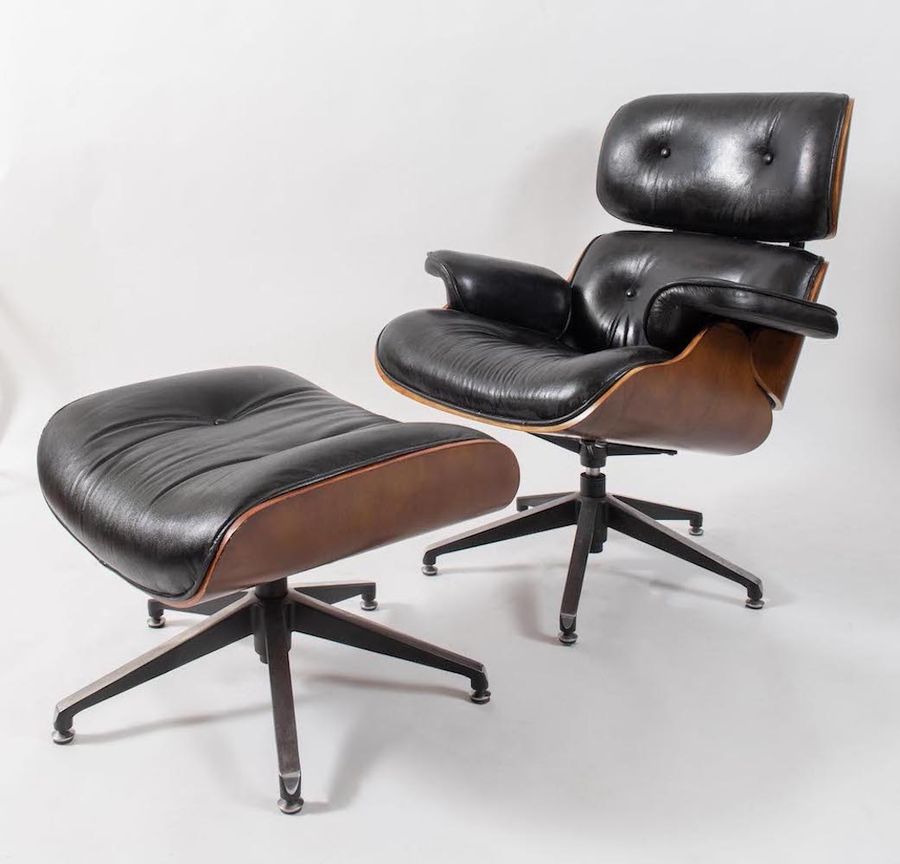 CHARLES EAMES, after. Replica della poltrona modello 670 e del poggiapiedi modello 671 in palissandr - Image 2 of 4