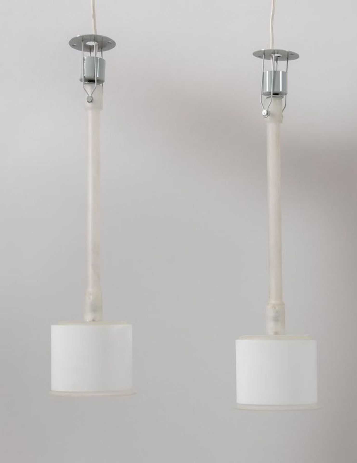 PIERO CASTIGLIONI Coppia di lampadari a sospensione o a parete della serie Canna Fiorita. Stelo e di