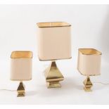MONTAGNA GRILLO & TONELLO Tre lampade da tavolo in ottone e paralume in tessuto modello High Society