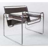 MARCEL BREUER Sedia in metallo e pelle modello B3 Wassily. Marchio originale. Prod. Gavina, Italia,