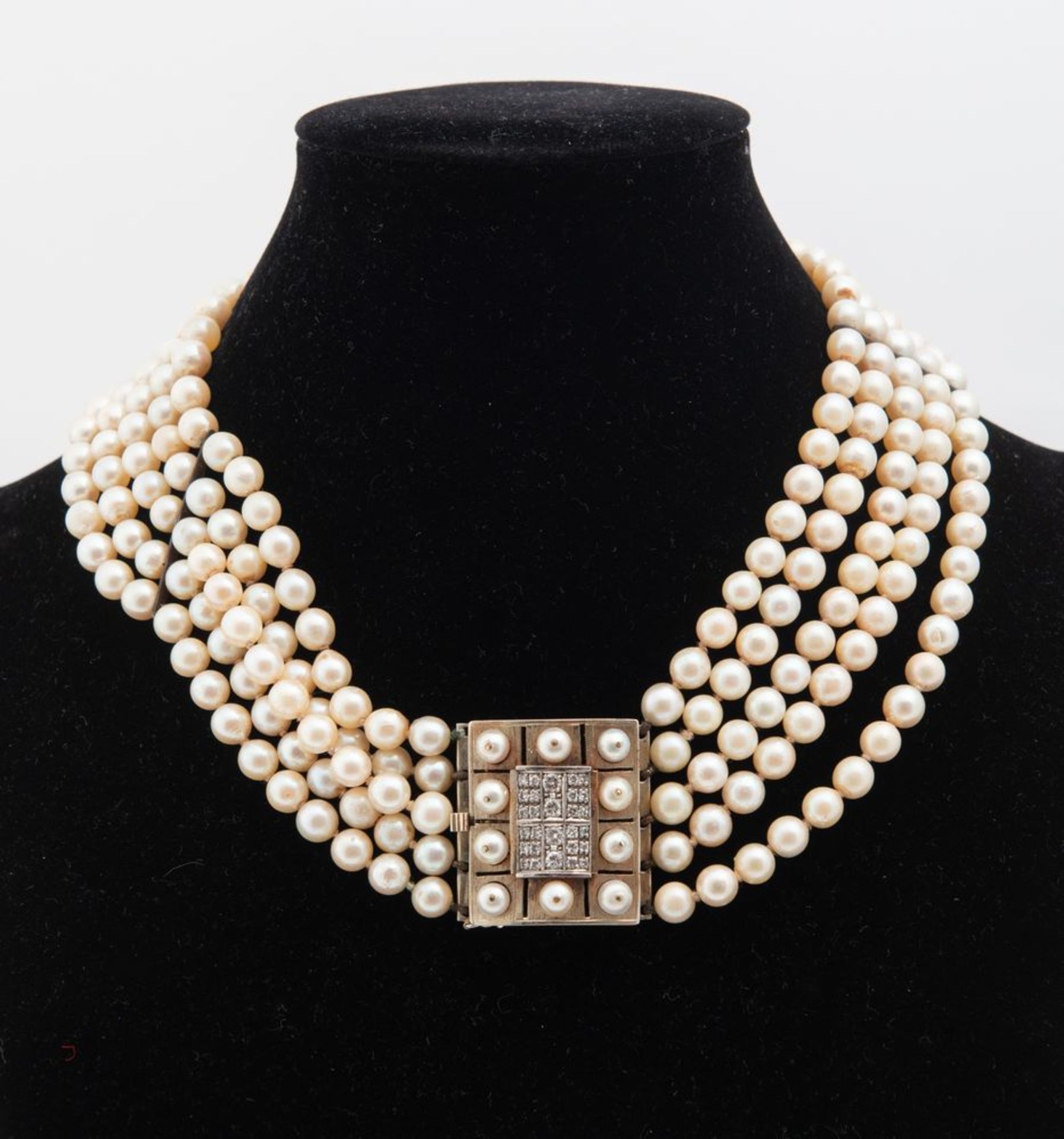 COLLANA DI PERLE a cinque fili di perle coltivate crema (7mm diametro, portano segni di invecchiamen - Image 5 of 5