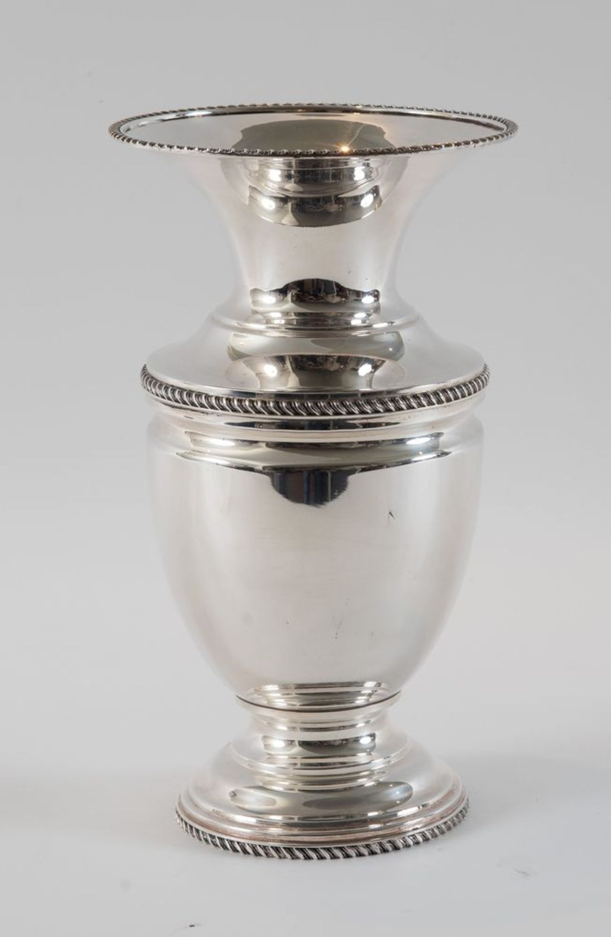 TIFFANY&Co., New York. Vaso in argento 925. Sotto la base reca punzoni: Tiffany&co., Sterling e casa - Bild 2 aus 3