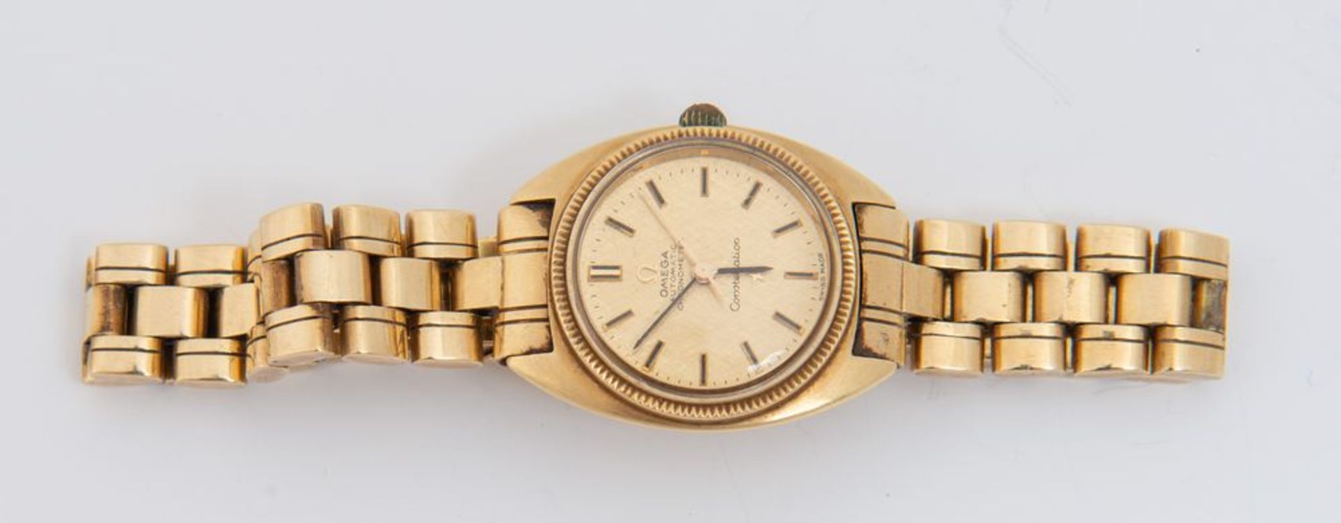 TRE OROLOGI PER SIGNORA IN ORO Ciascuno con quadrante marcato “Omega”, cassa rotonda e bracciale in - Image 5 of 5