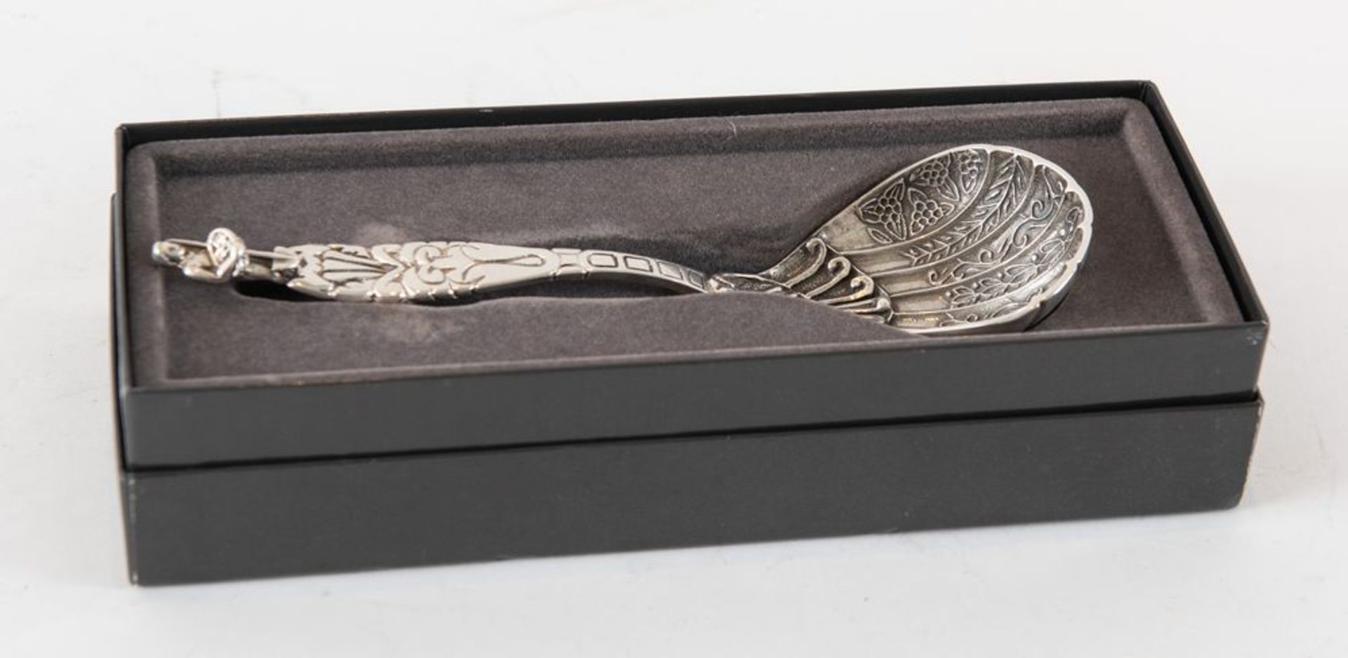 CASSETTI, Firenze, XX secolo. Cucchiaio in argento 925, dalla serie dei Mesi. Oggetto in scatola ori - Bild 3 aus 3