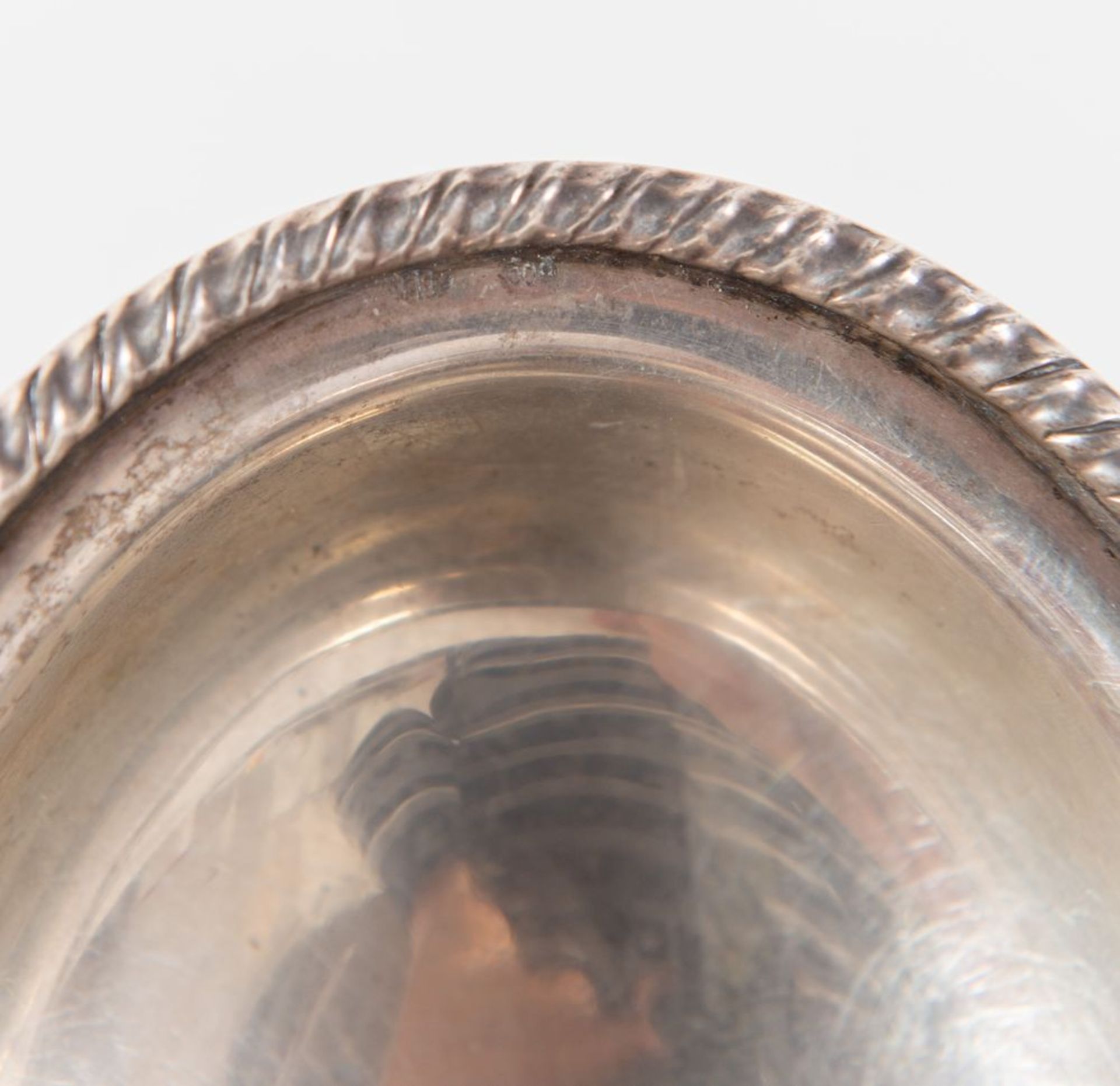 GREGGIO RINO, Padova, XX secolo. Ciotola in argento 800. Sul bordo superiore reca punzoni: losanga l - Image 3 of 4