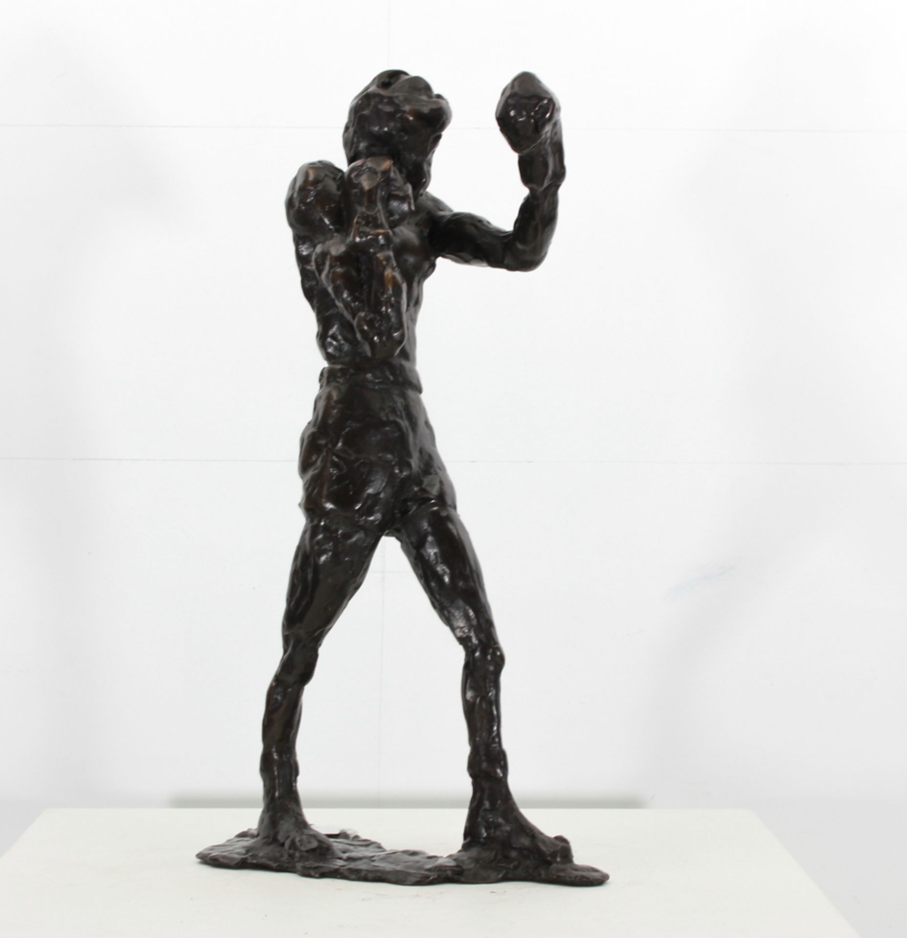 Theo Mackaay (1950 Utrecht) Bronze sculpture by Theo Mackaay, ** Boxer **, height 50 cm. Dutch - Bild 4 aus 7