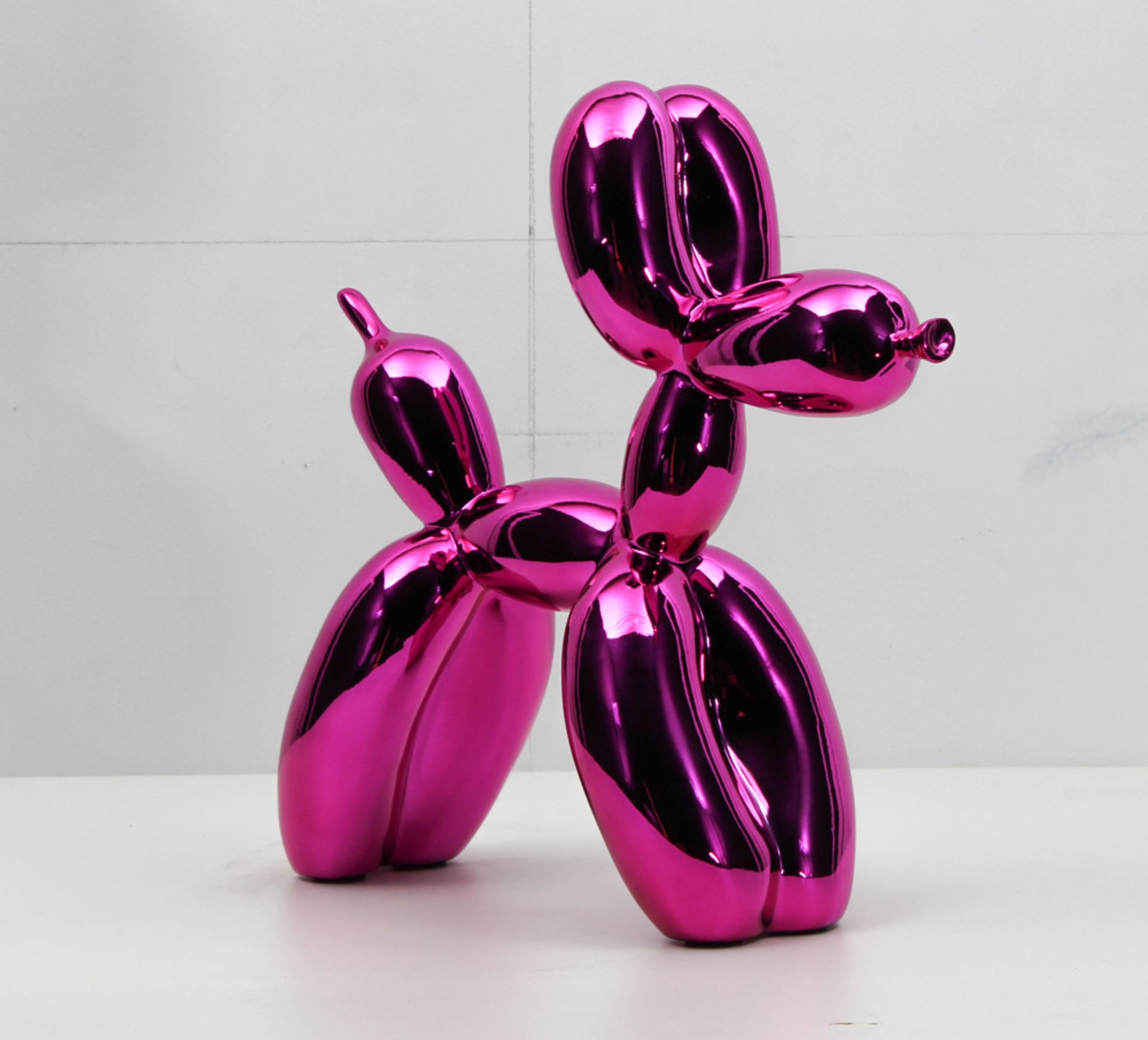 Jeff Koons (1955 York) Cold cast resin sculpture after the work of Jeff Koons, ** Pink Balloon - Bild 5 aus 10