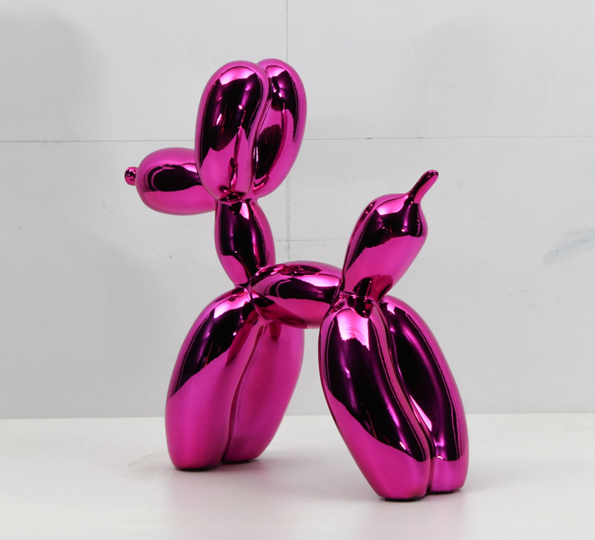 Jeff Koons (1955 York) Cold cast resin sculpture after the work of Jeff Koons, ** Pink Balloon - Bild 3 aus 10