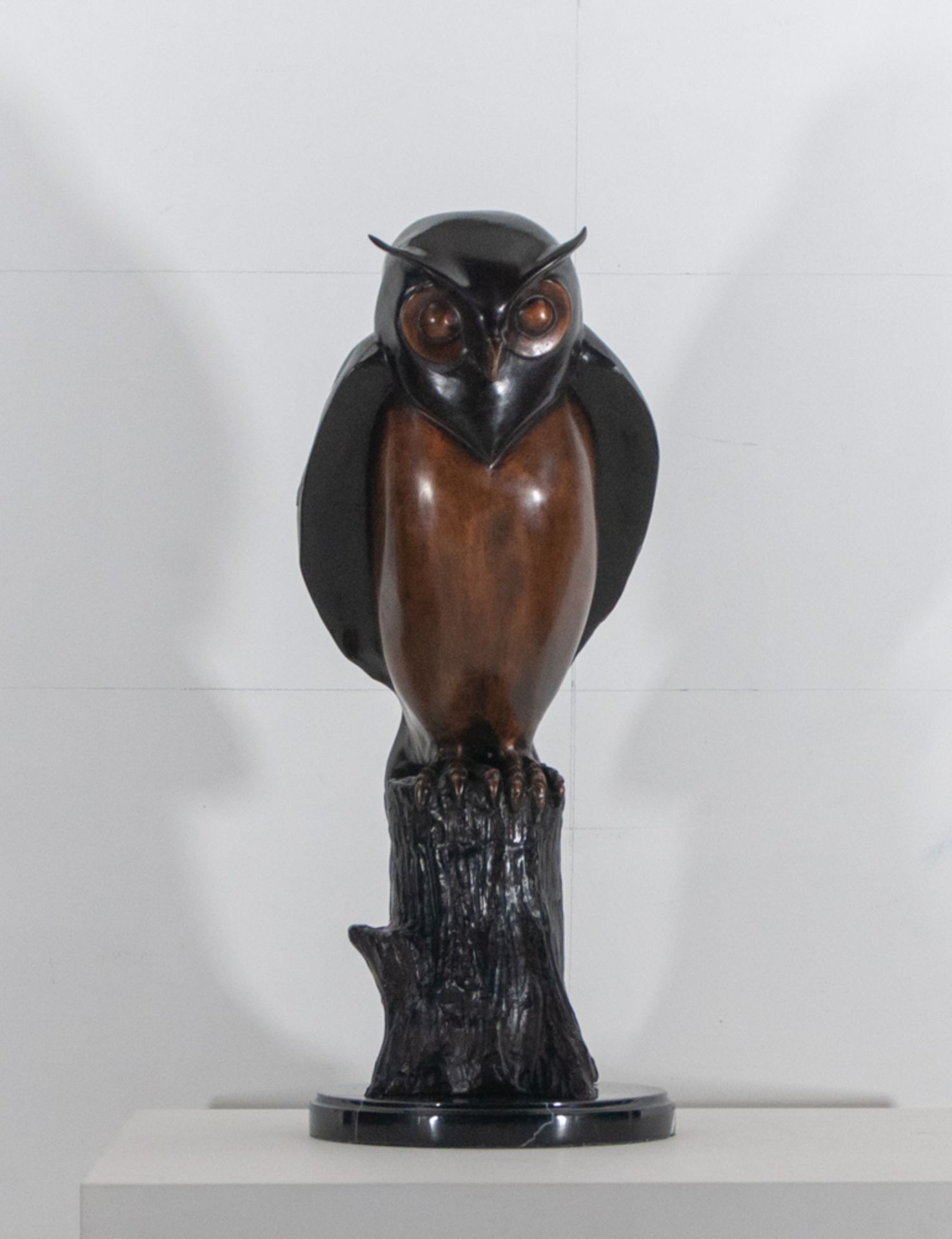 Bronze Bronze sculpture on marble plinth ** the Owl **, unsigned. - size height and width 50 X 25 - Bild 8 aus 8