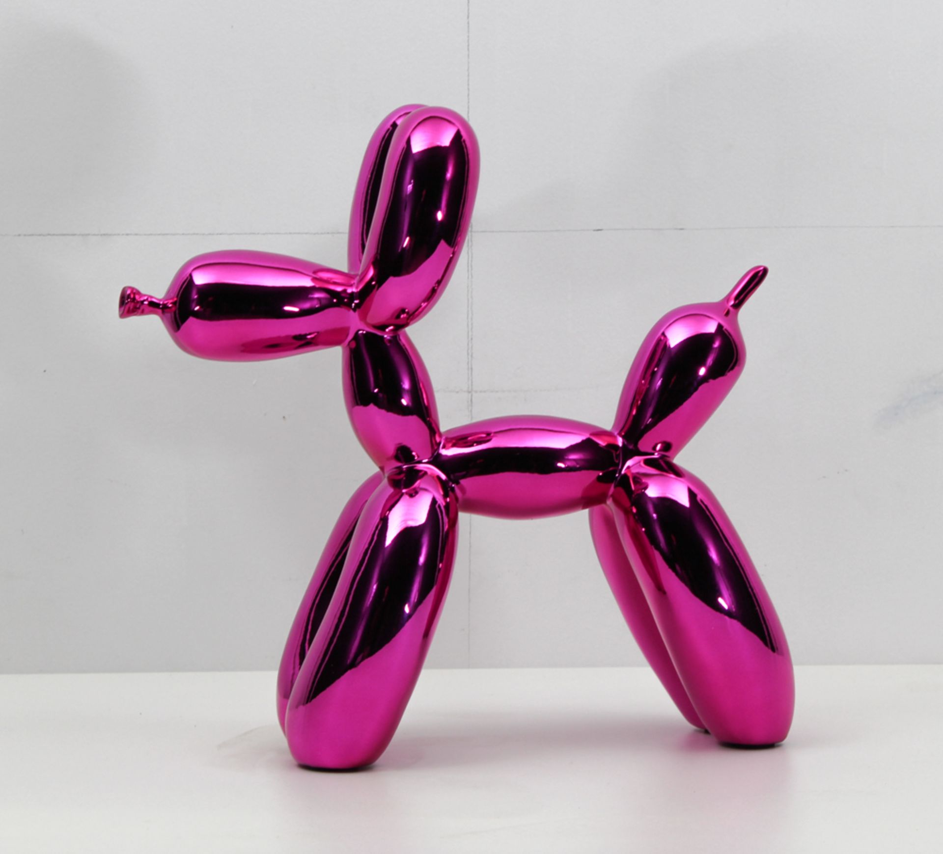 Jeff Koons (1955 York) Cold cast resin sculpture after the work of Jeff Koons, ** Pink Balloon - Bild 2 aus 10