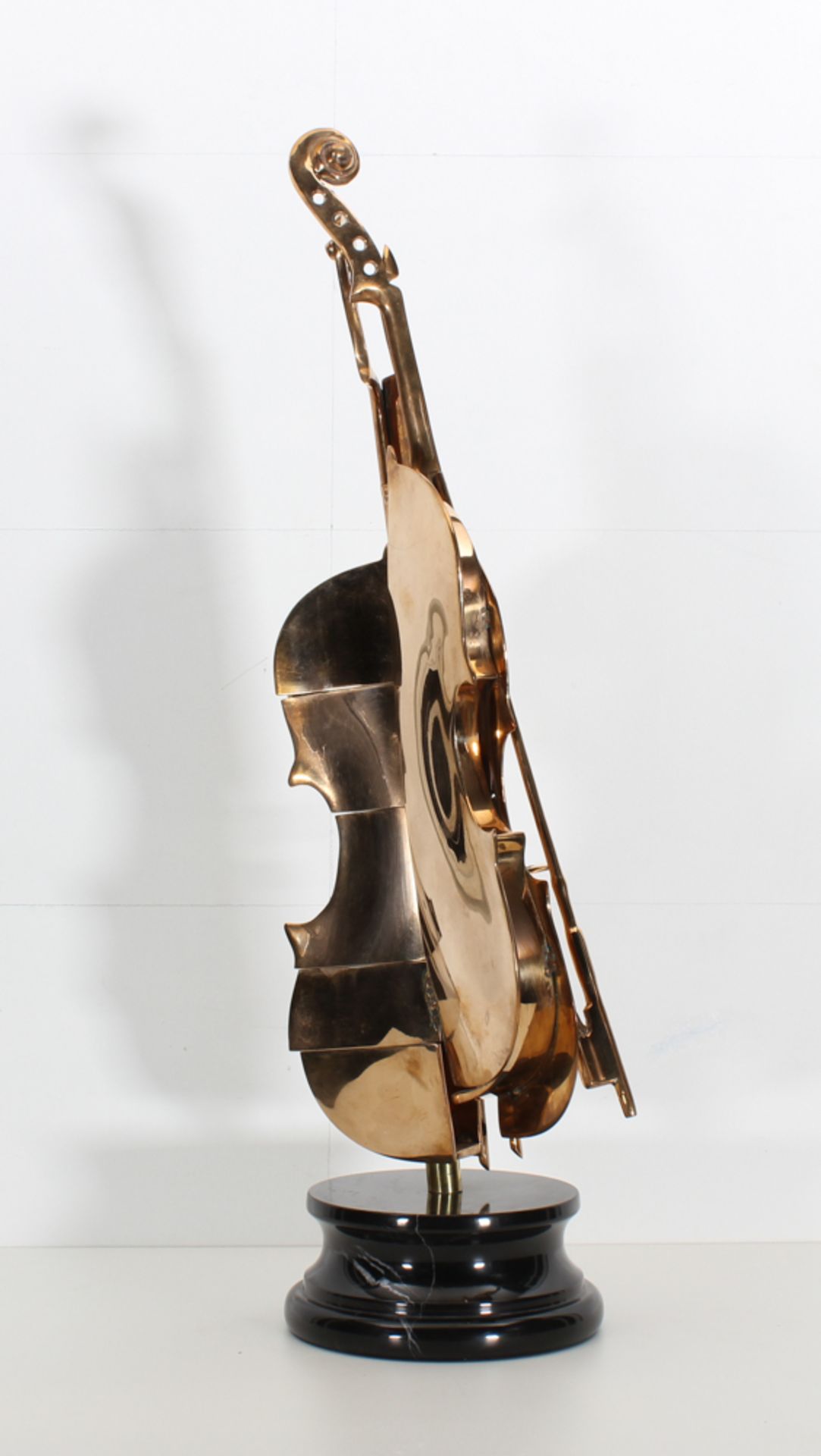 Arman (1928 - 2005) Bronze sculpture signed Arman, ** Violin Pizzaiola **, No. 38/99. - size - Image 5 of 8