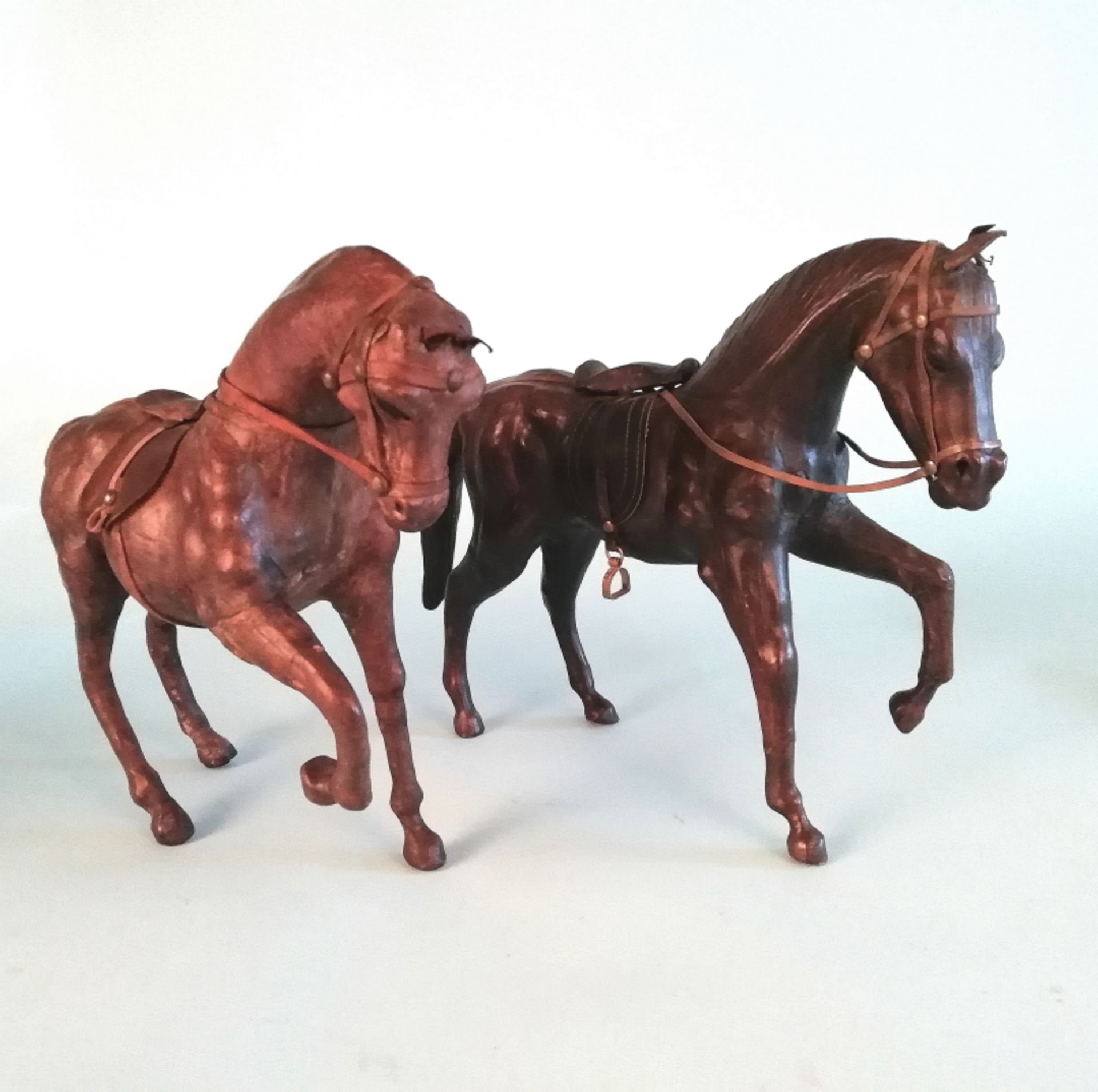 2 Skulpturen, Pferde