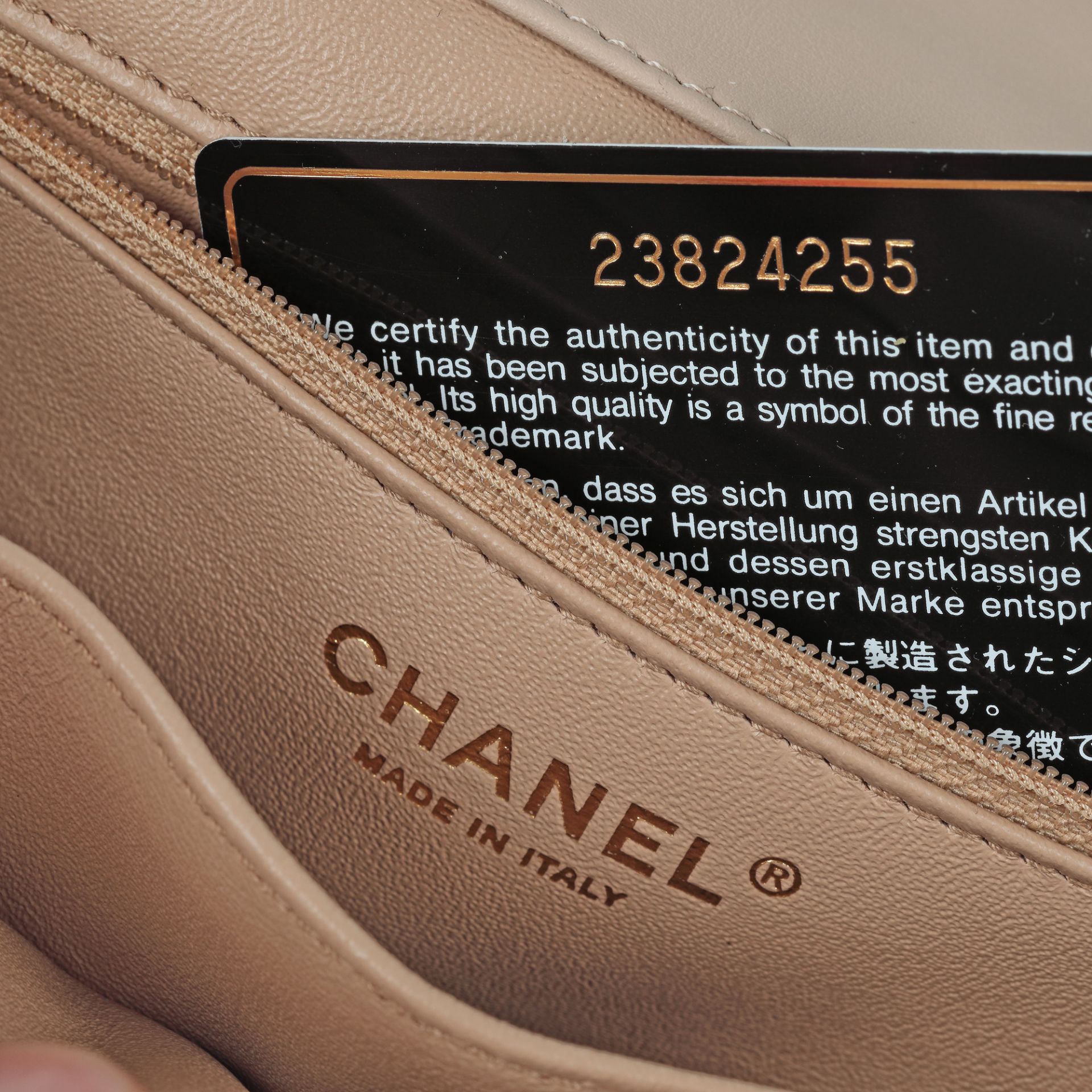 "Business Affinity Flap Bag" - Chanel bag, partially quilted Caviar leather, beige - Image 4 of 4