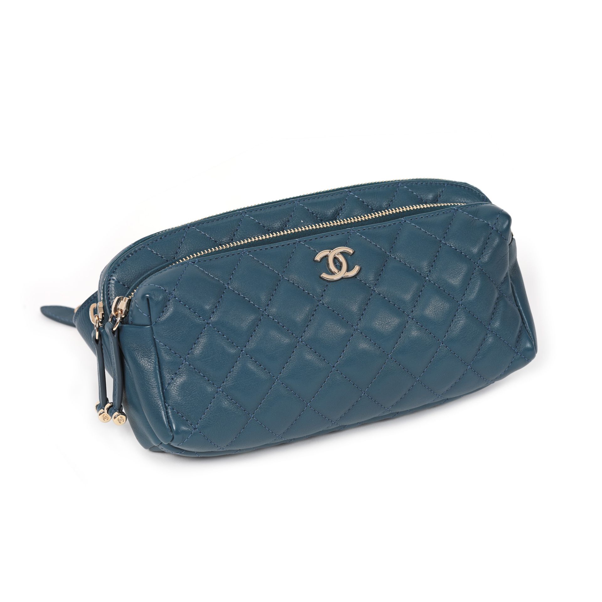 Chanel carrying case, quilted leather, blue
