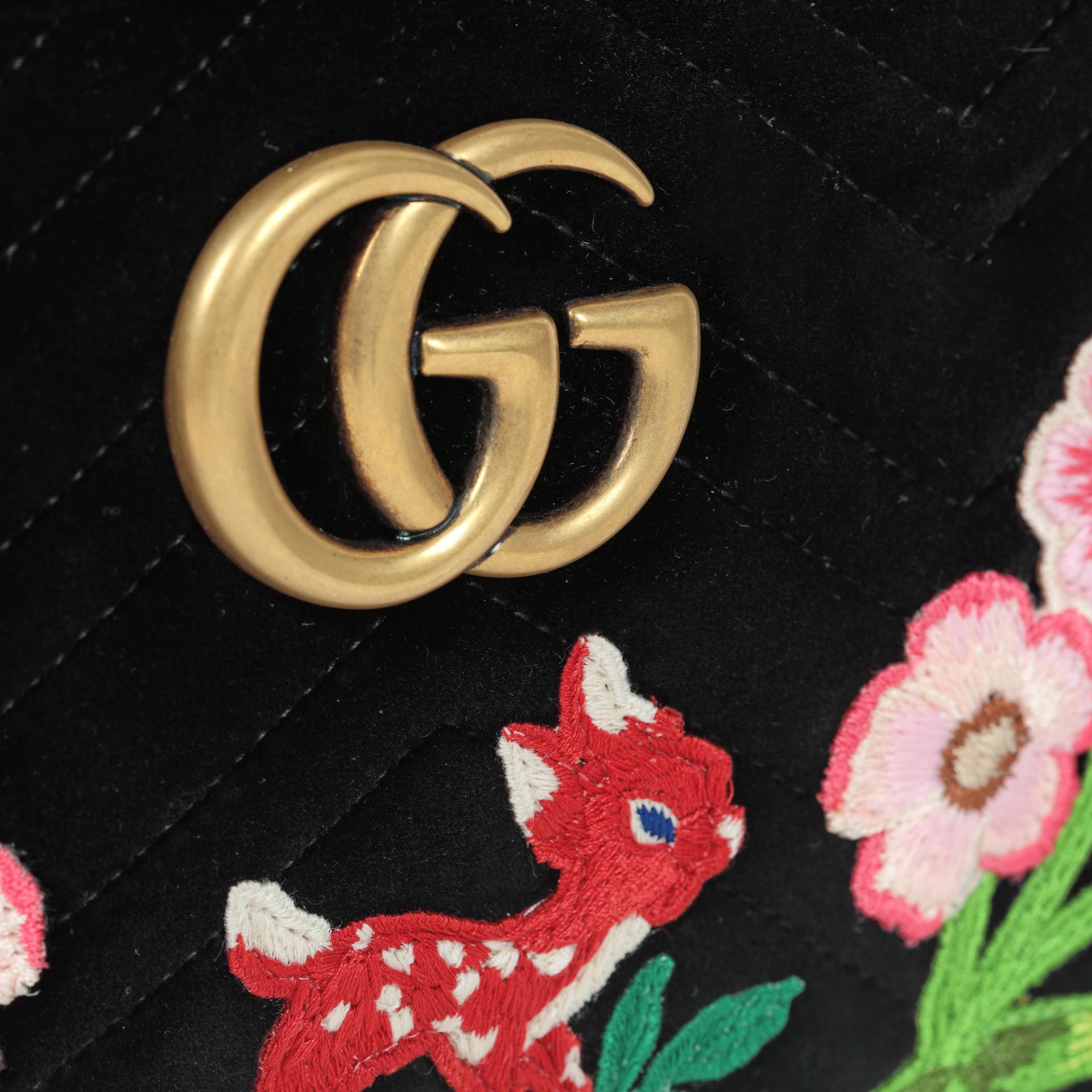 "Marmont Bambi" - Gucci bag, quilted velvet, black, embroidered elements - Image 3 of 4