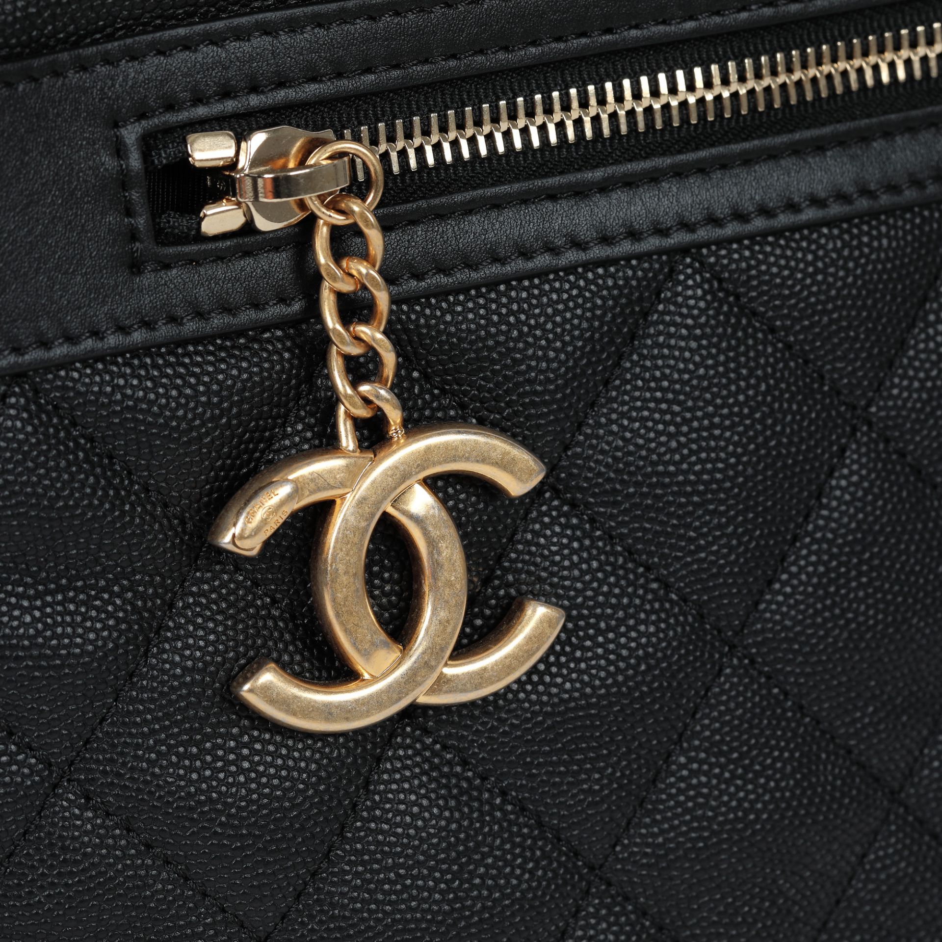 "Casual Style Hobo Bag", Chanel bag, partially quilted leather, authenticity card and original cover - Image 2 of 4