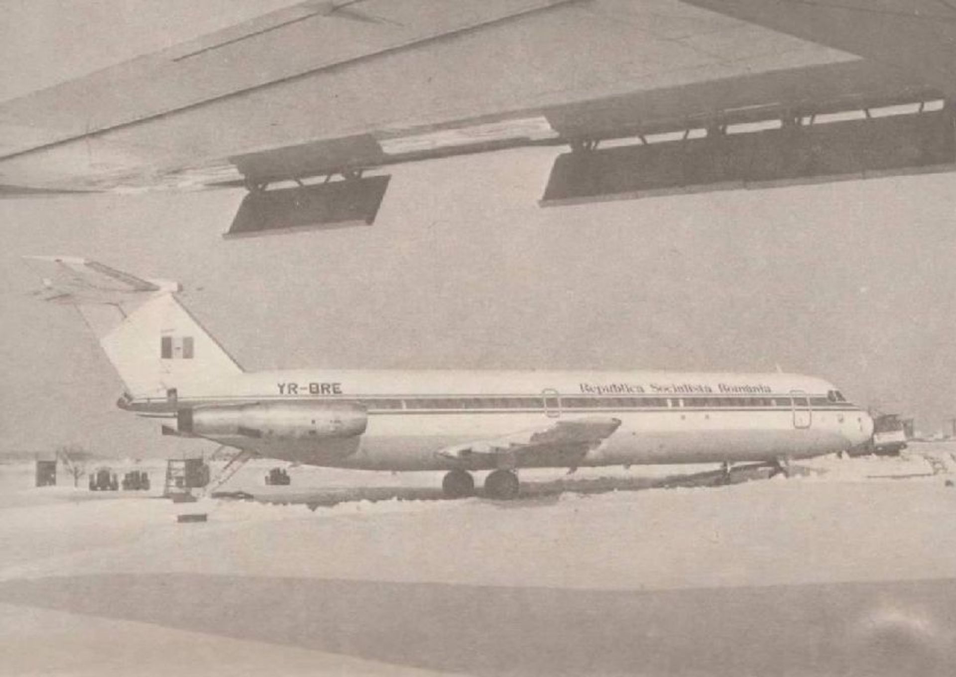 "Super one-eleven" presidential plane, for the official flights of President Nicolae Ceausescu, 1986 - Image 11 of 13