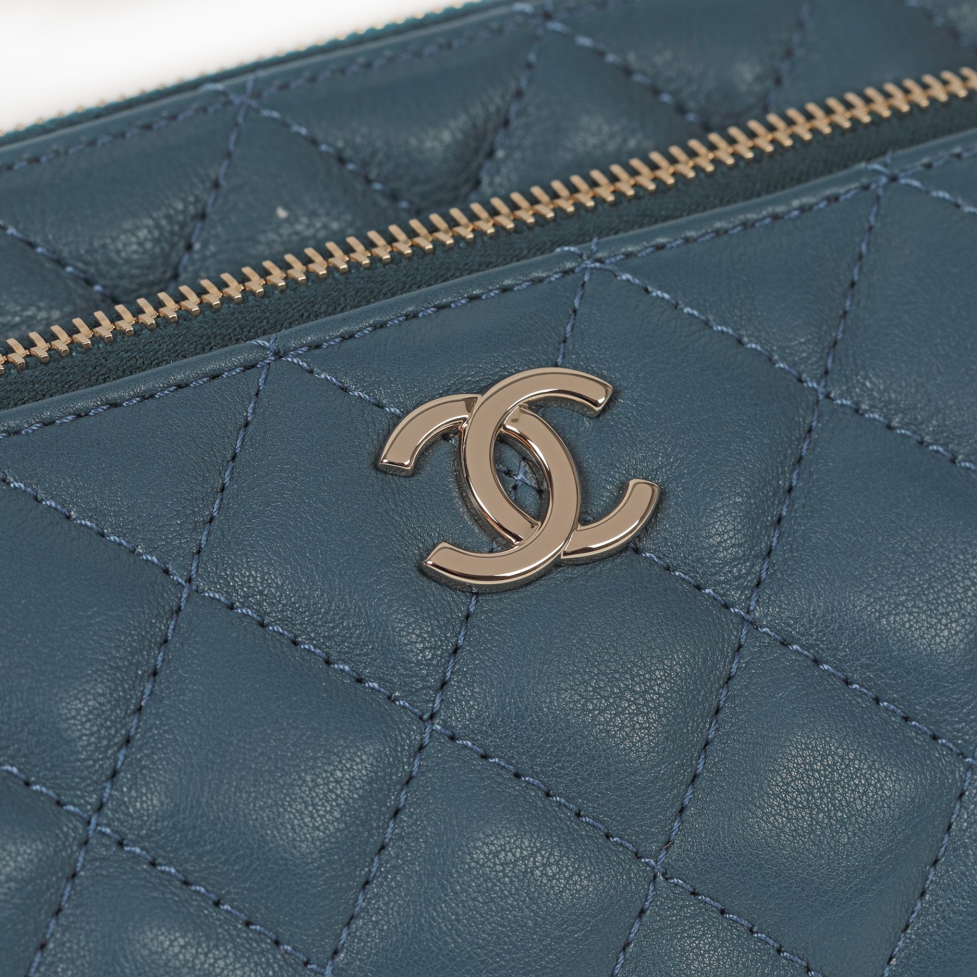 Chanel carrying case, quilted leather, blue - Image 2 of 5