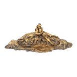 French workshop, The Kiss - Antonin Larroux inkwell, gilded bronze, decorated with a hugging couple,