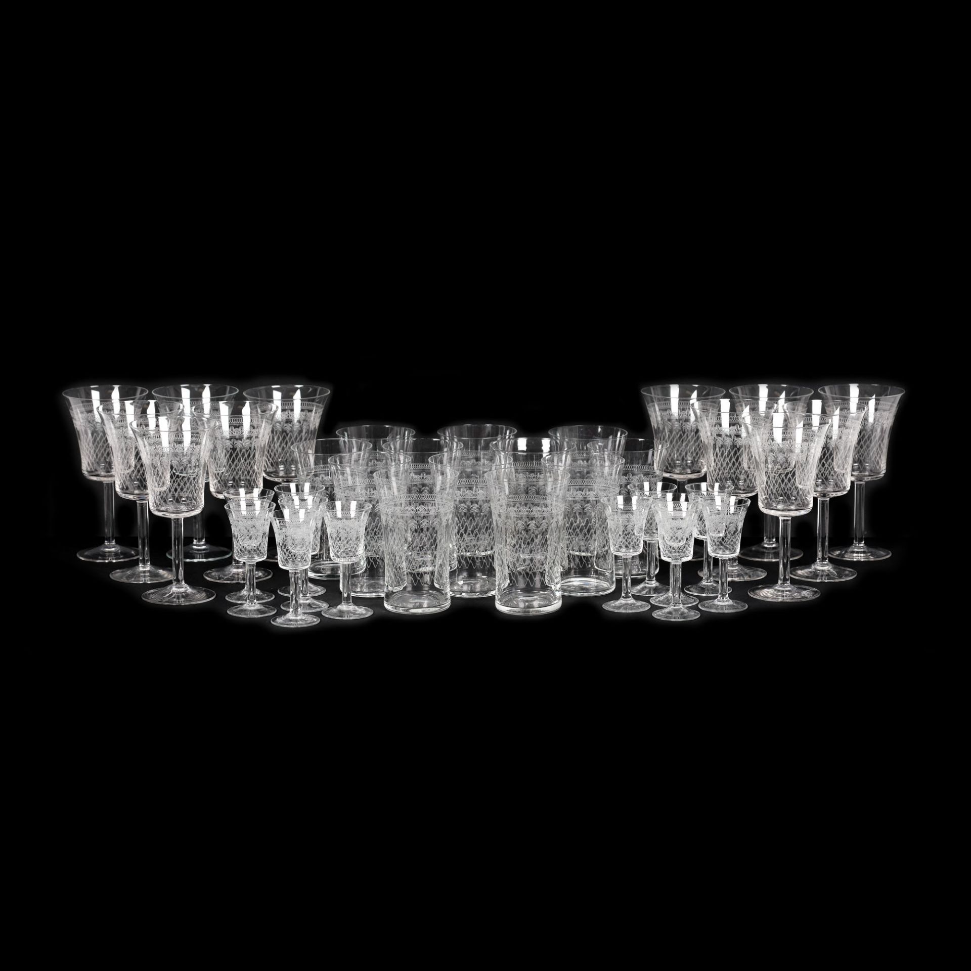 French workshop, Incised crystal Baccarat set for 12 people, consisting of 36 glasses, approx. 1870