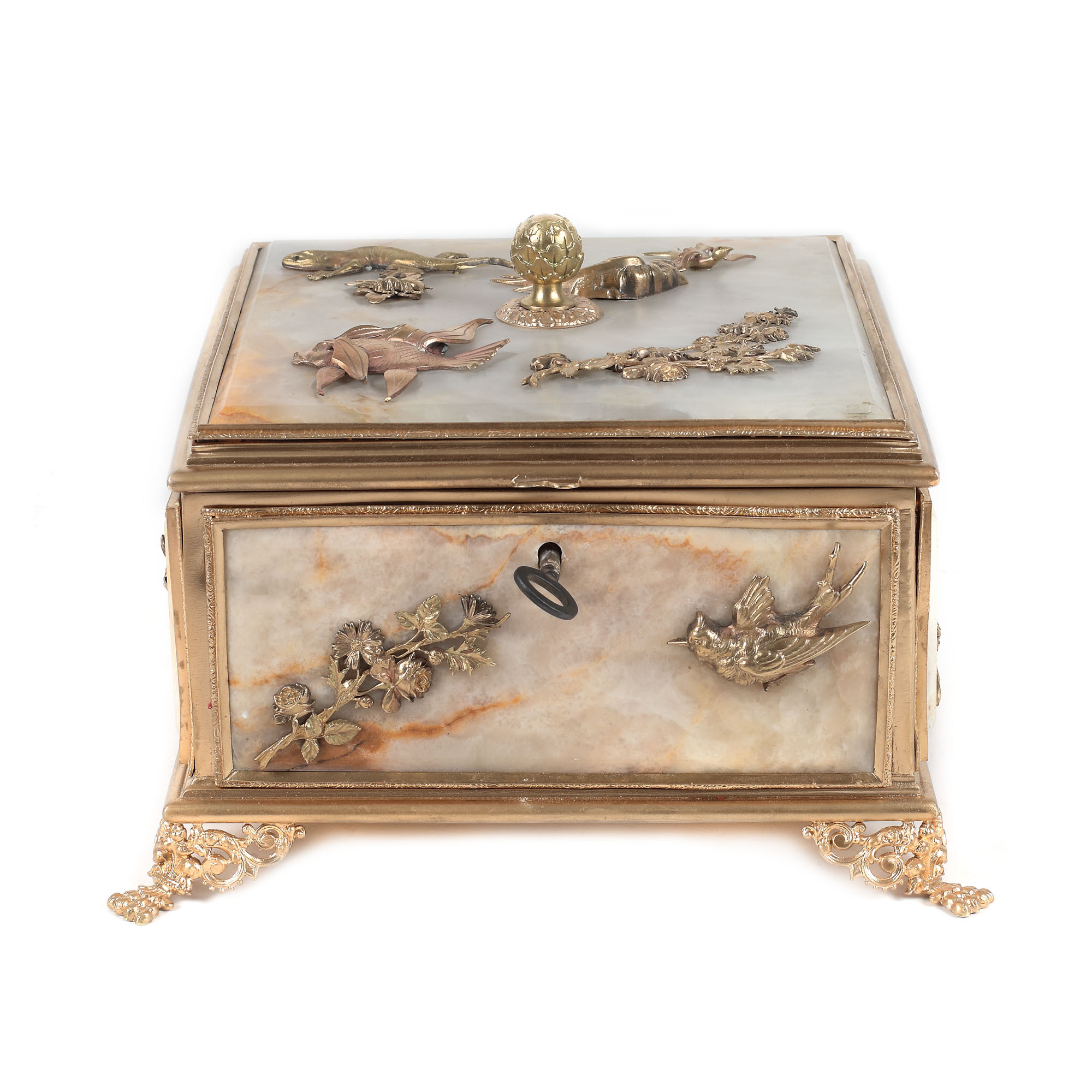 French workshop, Belle Époque box, for jewellery, alabaster and gilded bronze in three colours, deco