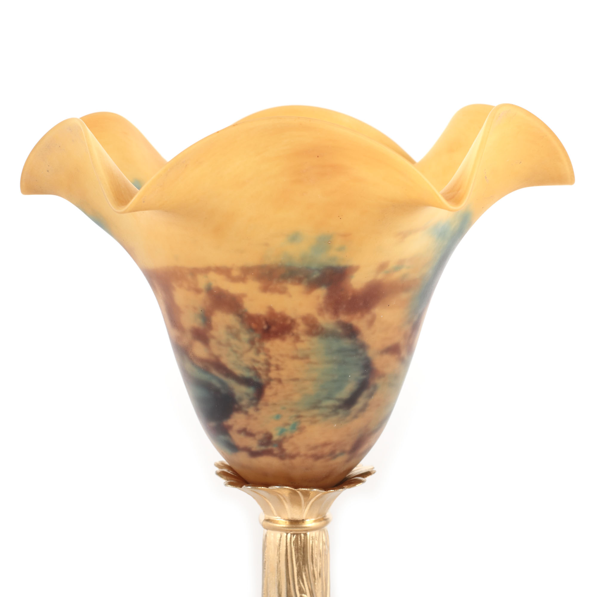 French workshop, Large Art Nouveau lamp, gilded bronze decorated with dahlias and cresses, on a marb - Image 3 of 5
