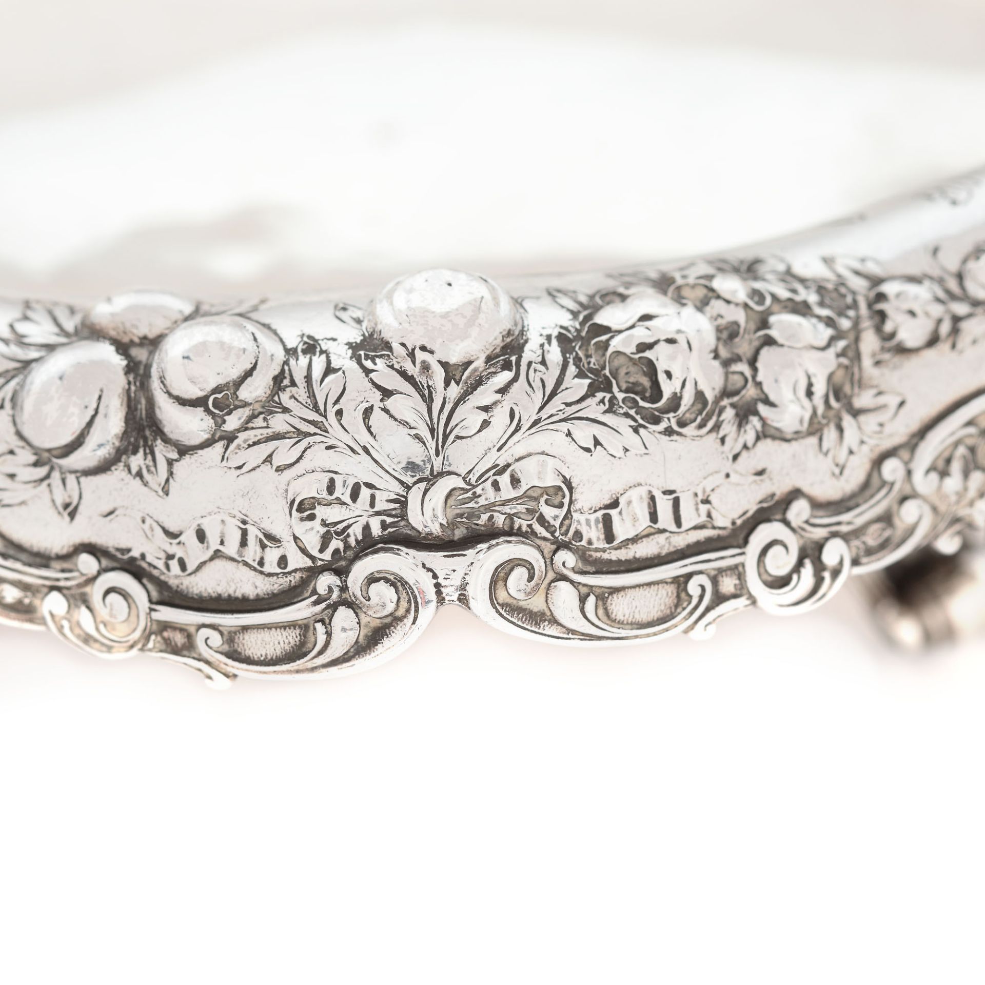 American workshop, Gorham fruit bowl, silver, decorated with flowers and fruits - Image 2 of 5