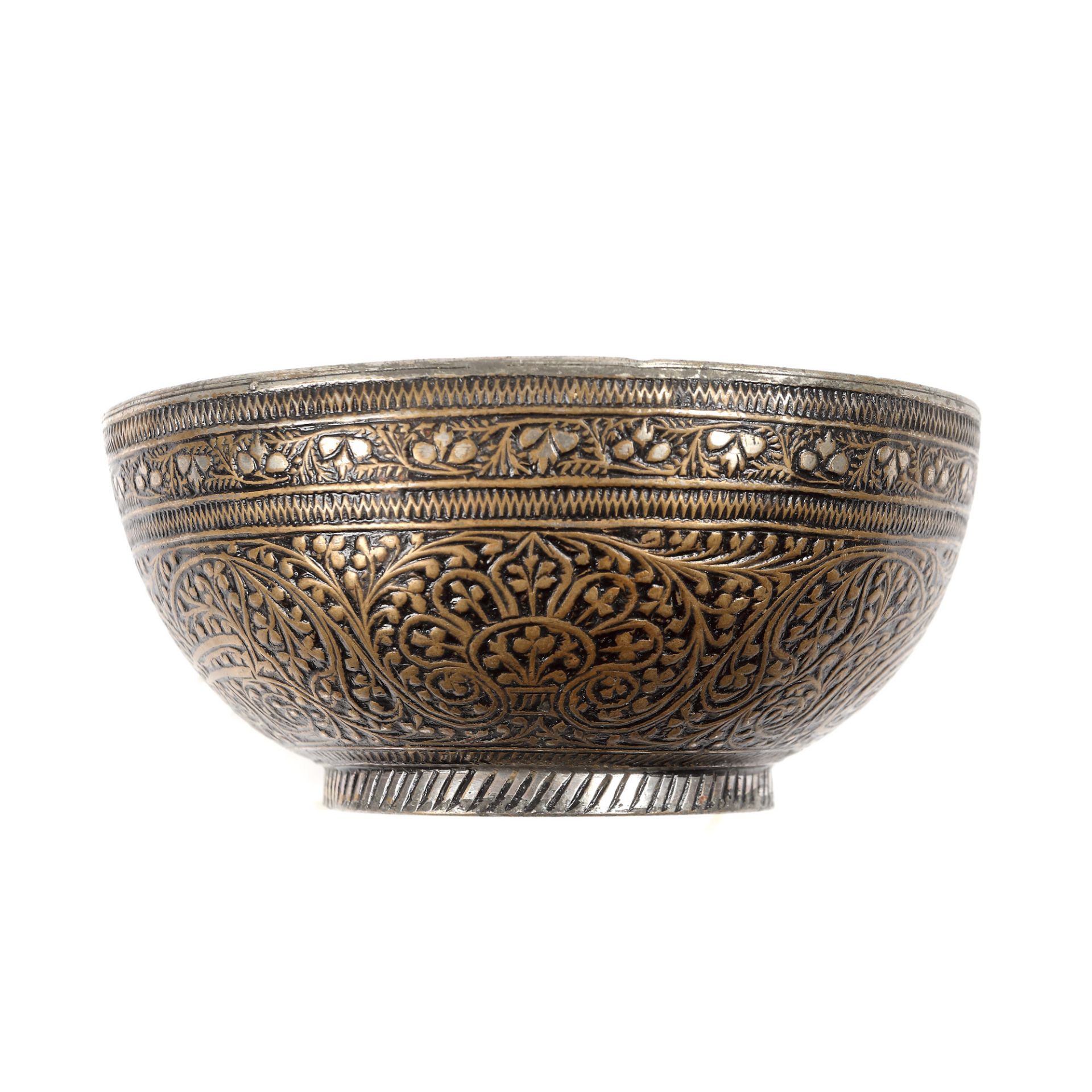 Kashmir bowl, partly silver-plated niello brass, decorated with arabesques, created for the Ottoman - Image 3 of 3