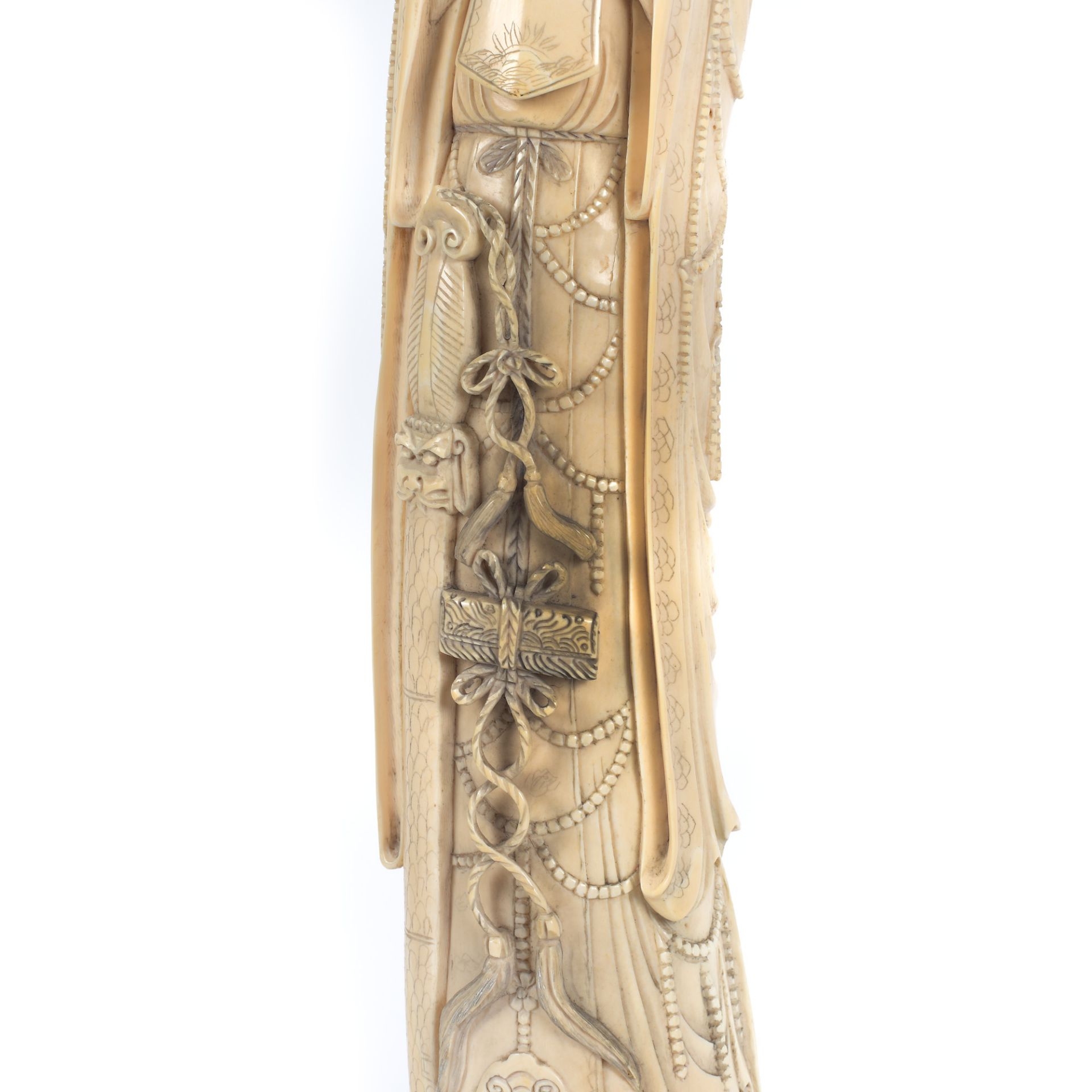 Ivory statuette, representing a scholar, Qing Dynasty, China, early 20th century - Image 5 of 5