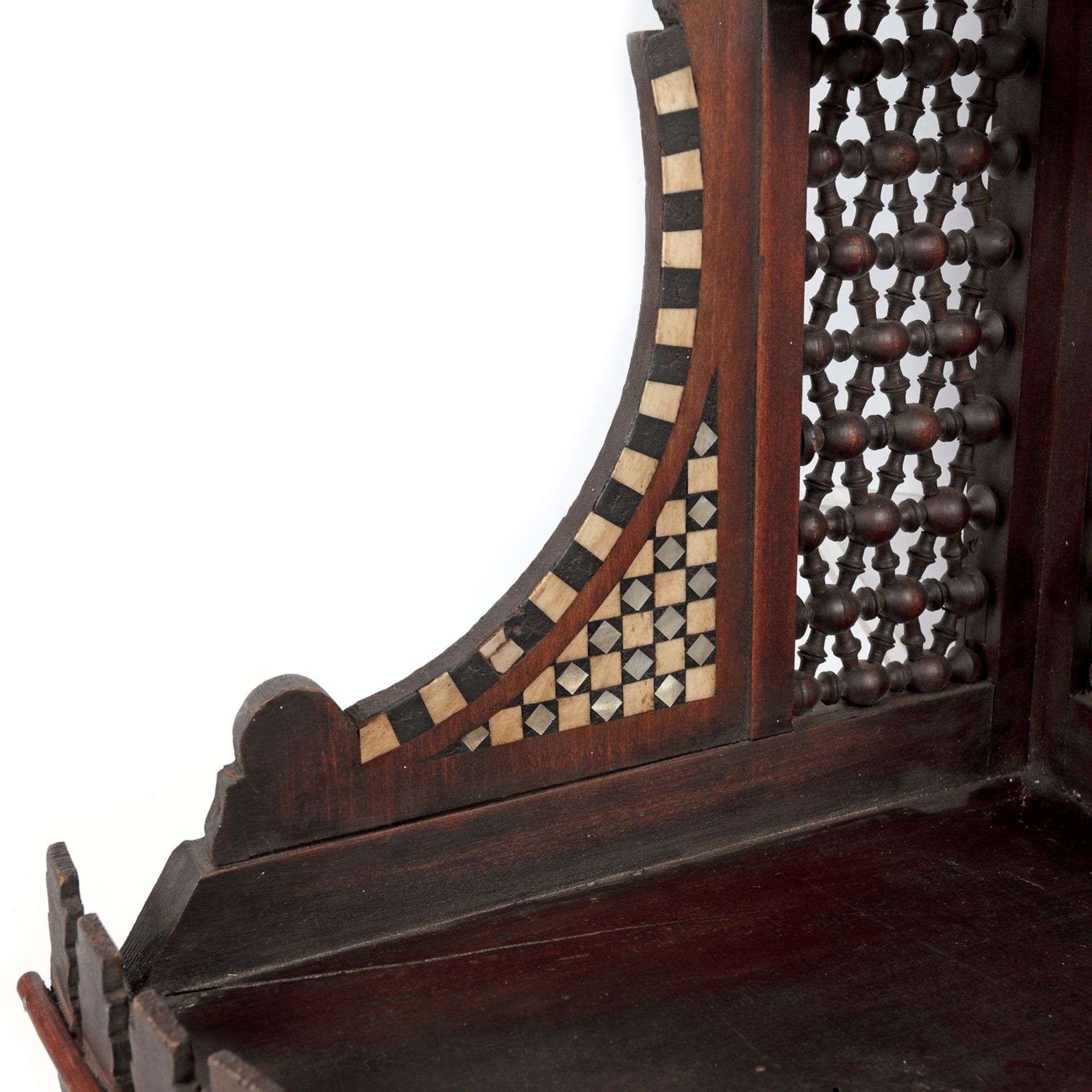 Kavukluk - turban console, made of rosewood, decorated with mother-of-pearl inlay, Turkey, approx. 1 - Bild 2 aus 2