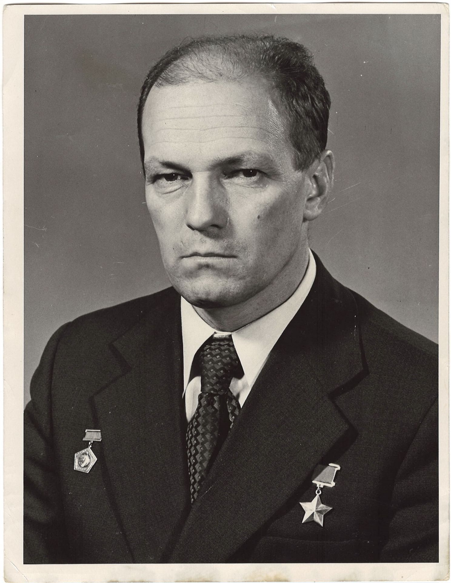 [Soviet]. Soviet cosmonaut Nikolai Rukavishnikov. Photograph by V. Cheredintsev and A. Pushkarev. 19