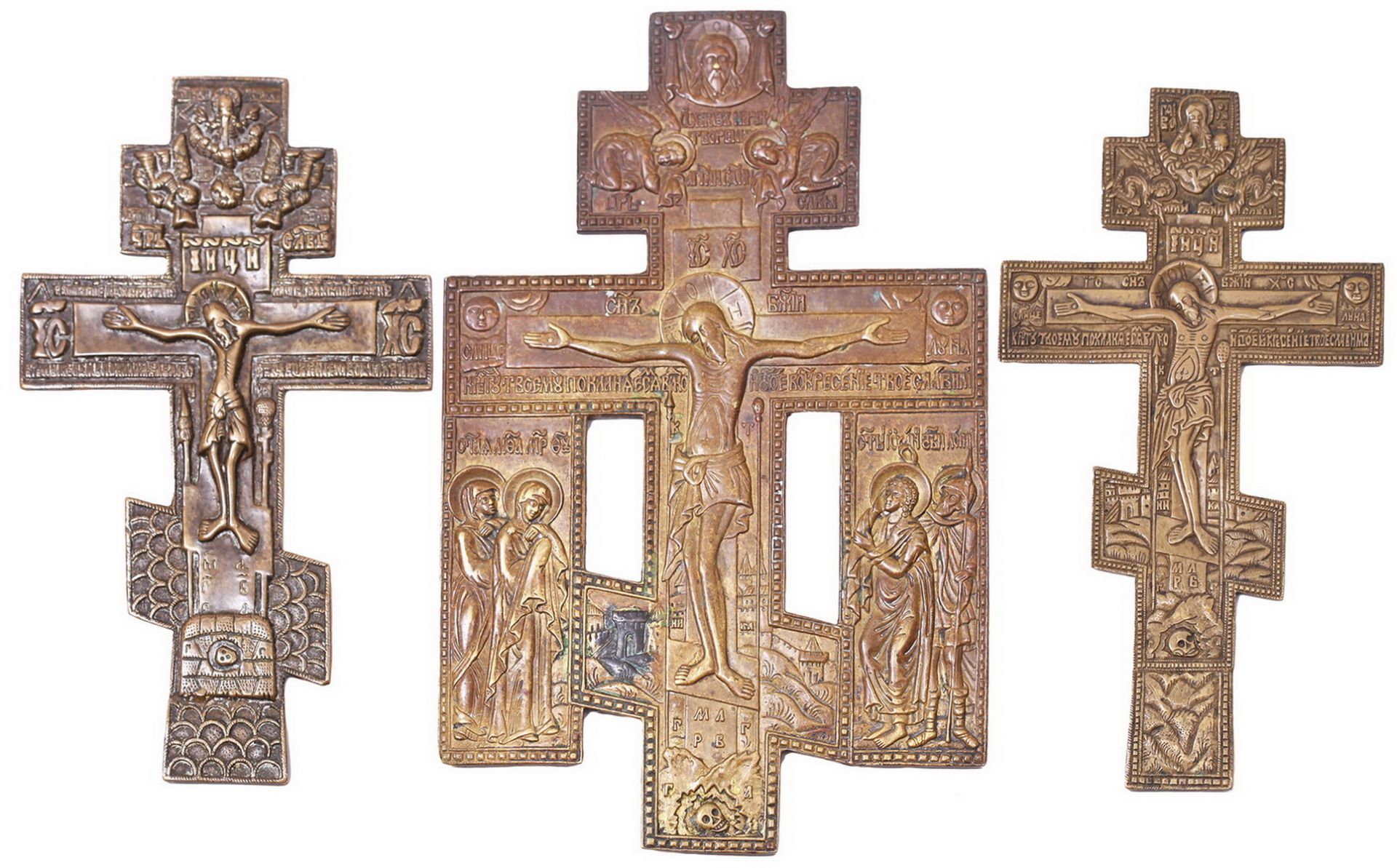 Three brass crucifix. - Russia, 19th century. Size: from 20x11 to 23x15 cm.<br>Brass. - Bild 2 aus 3