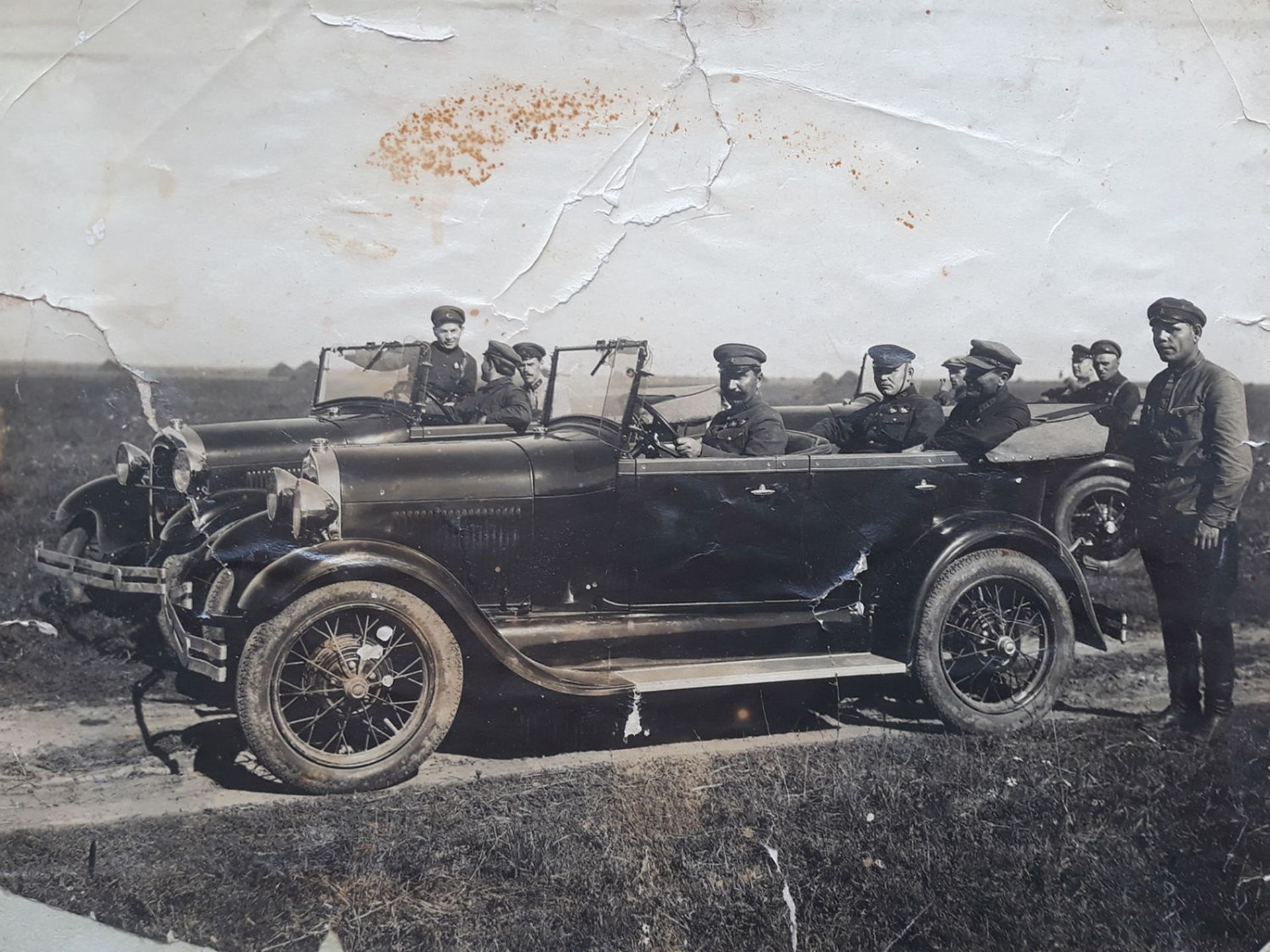 [Soviet]. Semyon Budyonny at the wheel". Photograph. 22,5x17 cm.