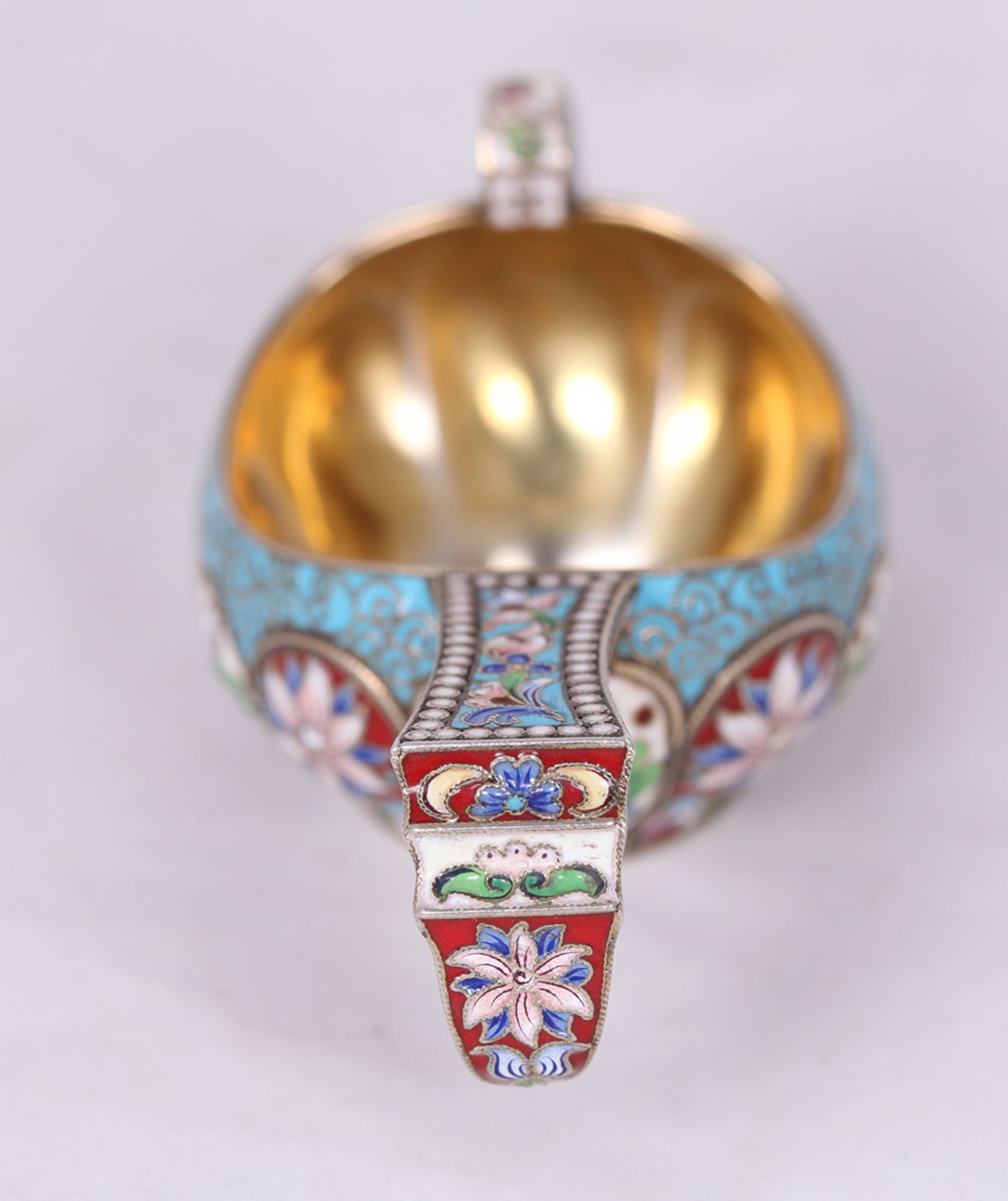 Russian enamel kovsh. Silver, enamel. XX century. <br>5x9,5x5 cm. - Bild 2 aus 4